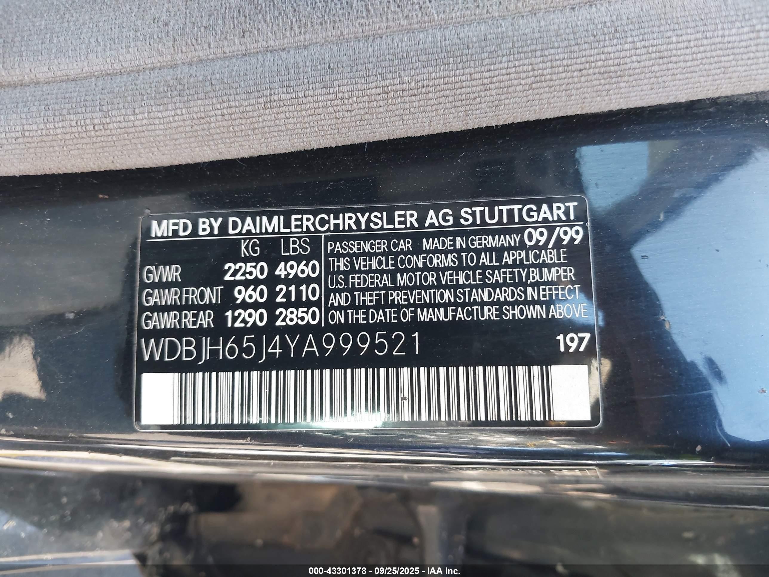 2000 Mercedes-benz E 320   Black vin: WDBJH65J4YA999521
