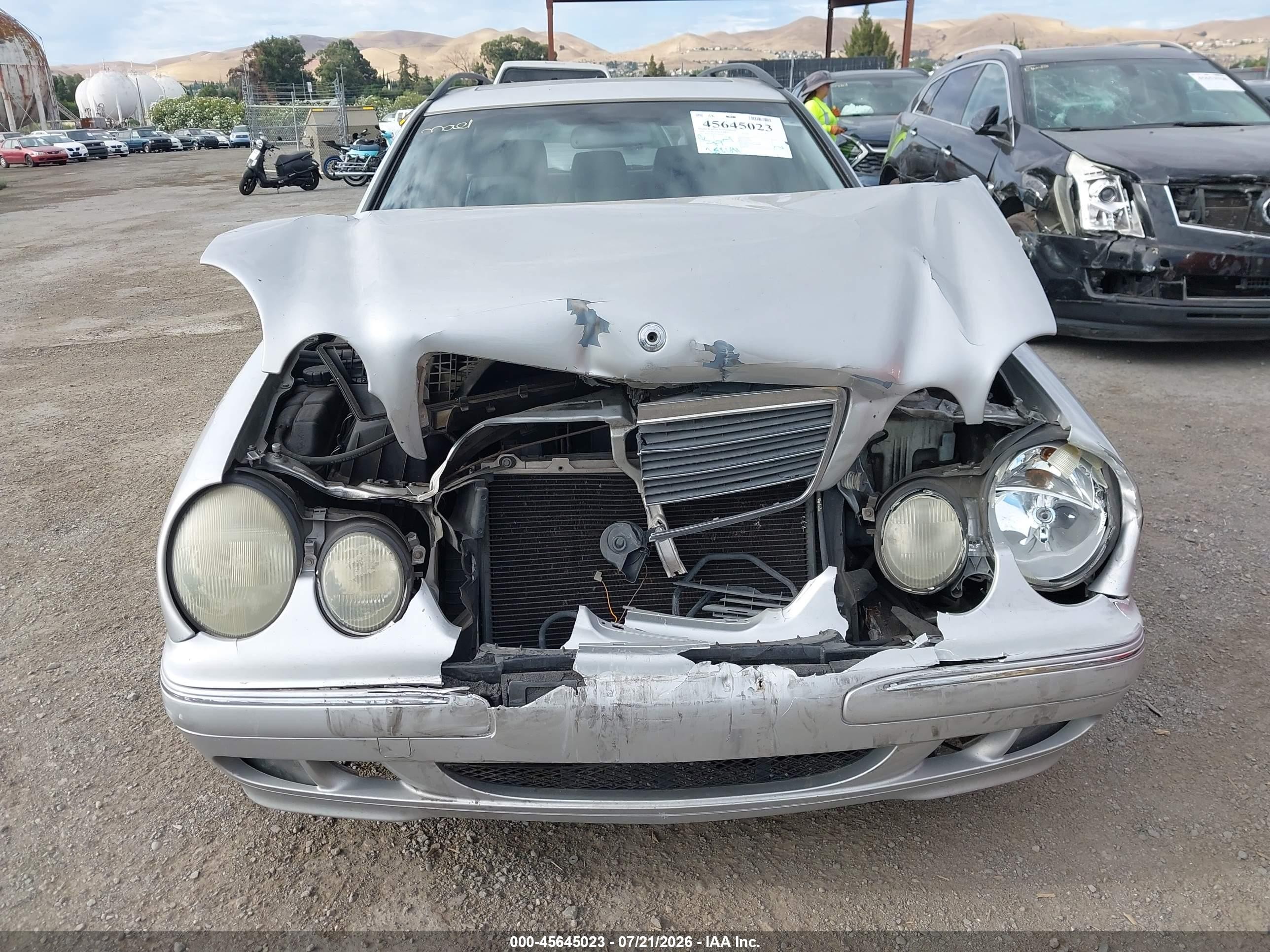 2000 Mercedes-benz E 320   Серебряный vin: WDBJH65J9YB056292