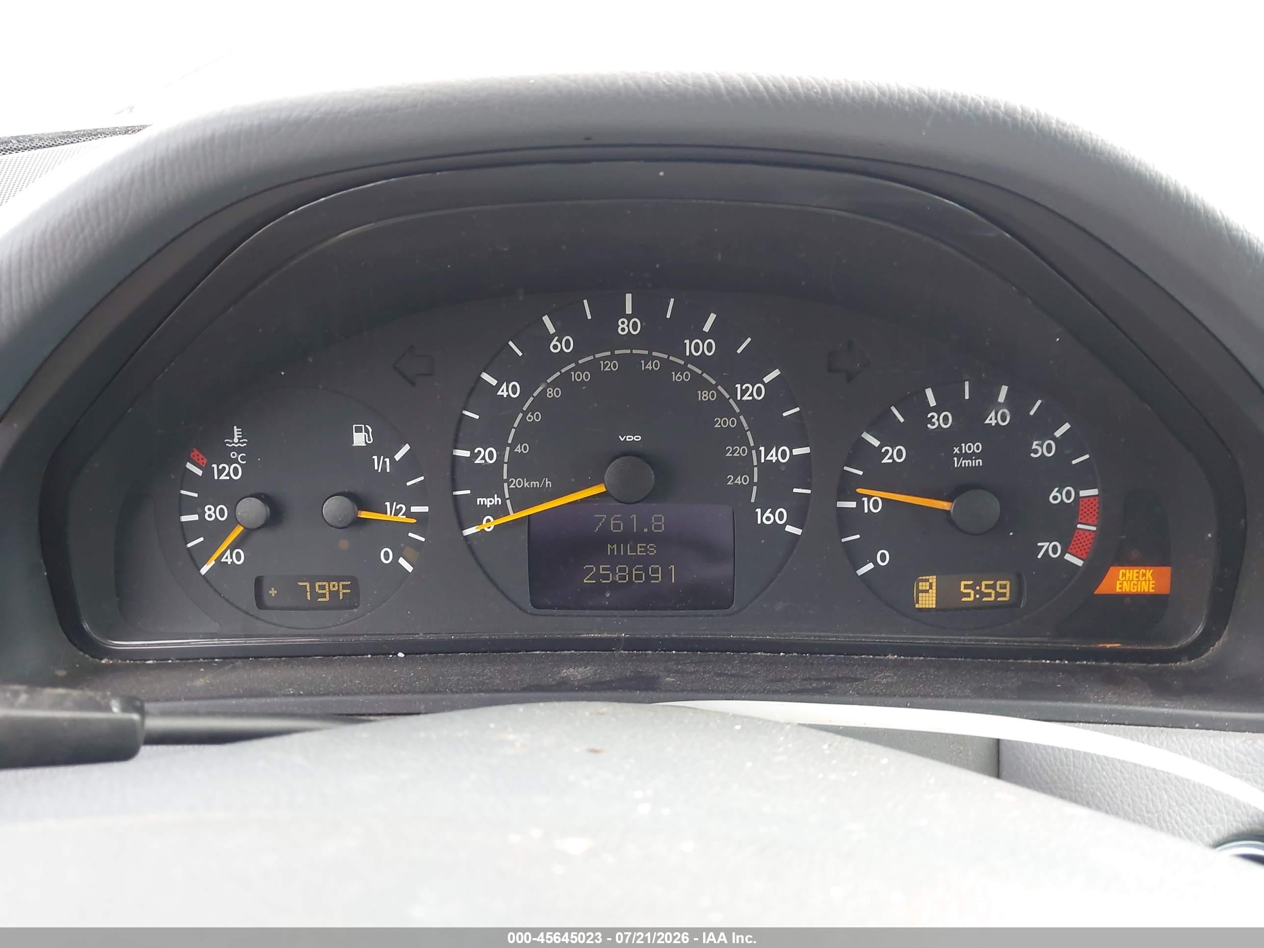 2000 Mercedes-benz E 320   Серебряный vin: WDBJH65J9YB056292