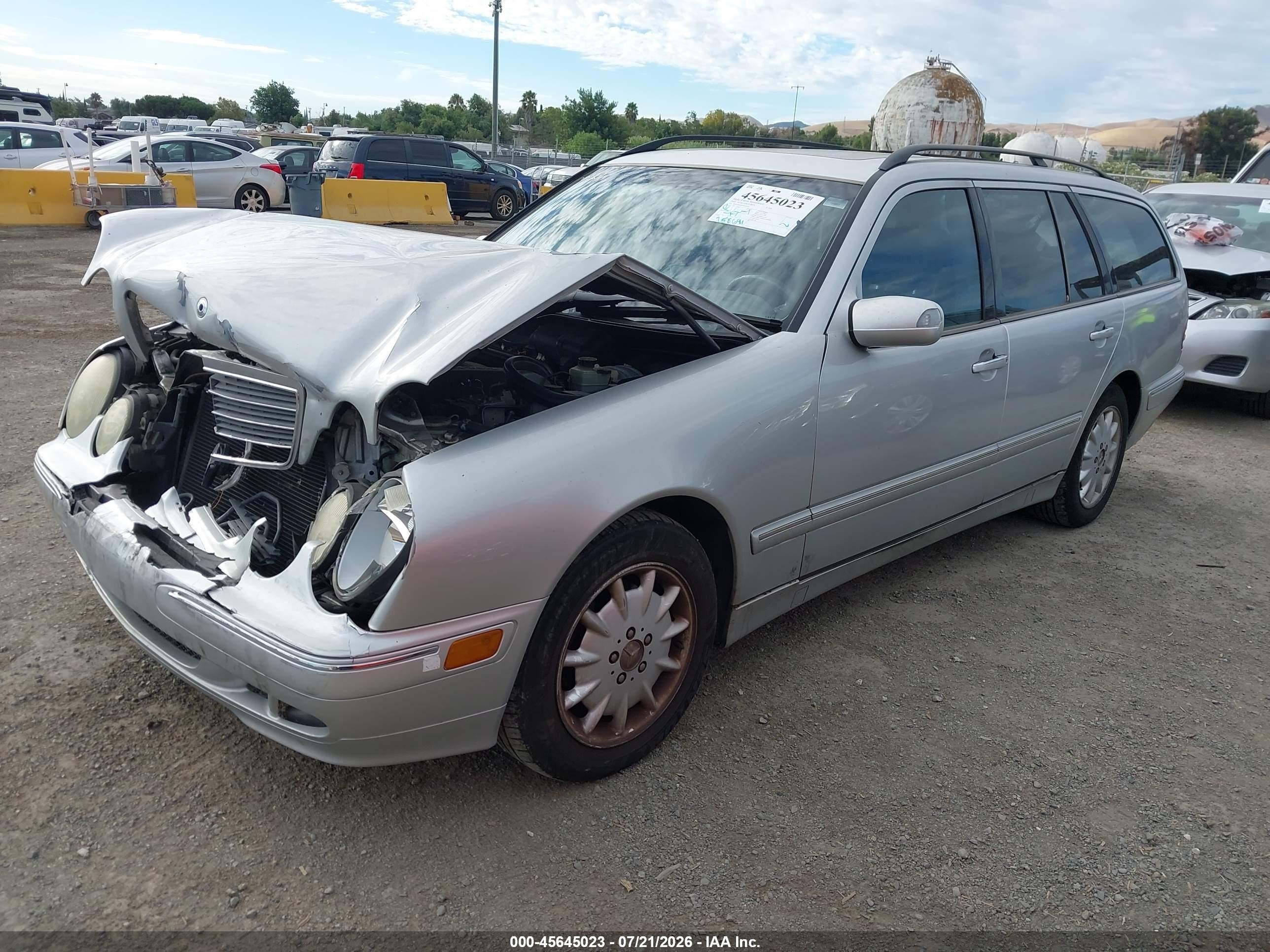 2000 Mercedes-benz E 320   Серебряный vin: WDBJH65J9YB056292