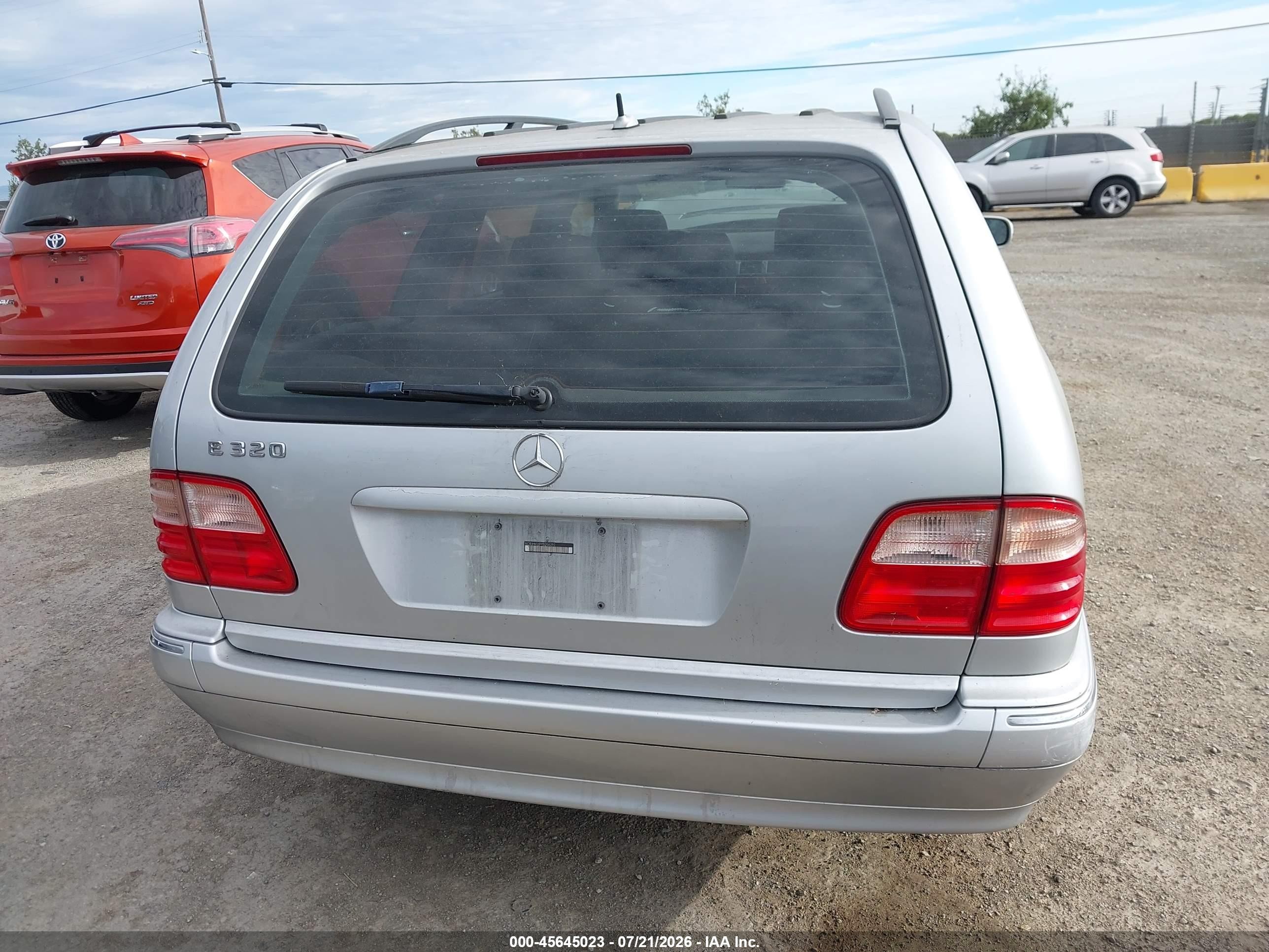 2000 Mercedes-benz E 320   Серебряный vin: WDBJH65J9YB056292