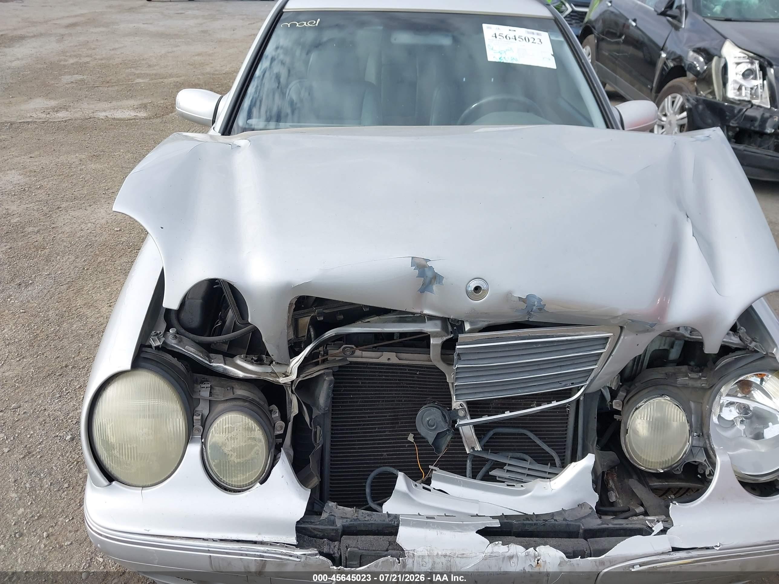 2000 Mercedes-benz E 320   Серебряный vin: WDBJH65J9YB056292