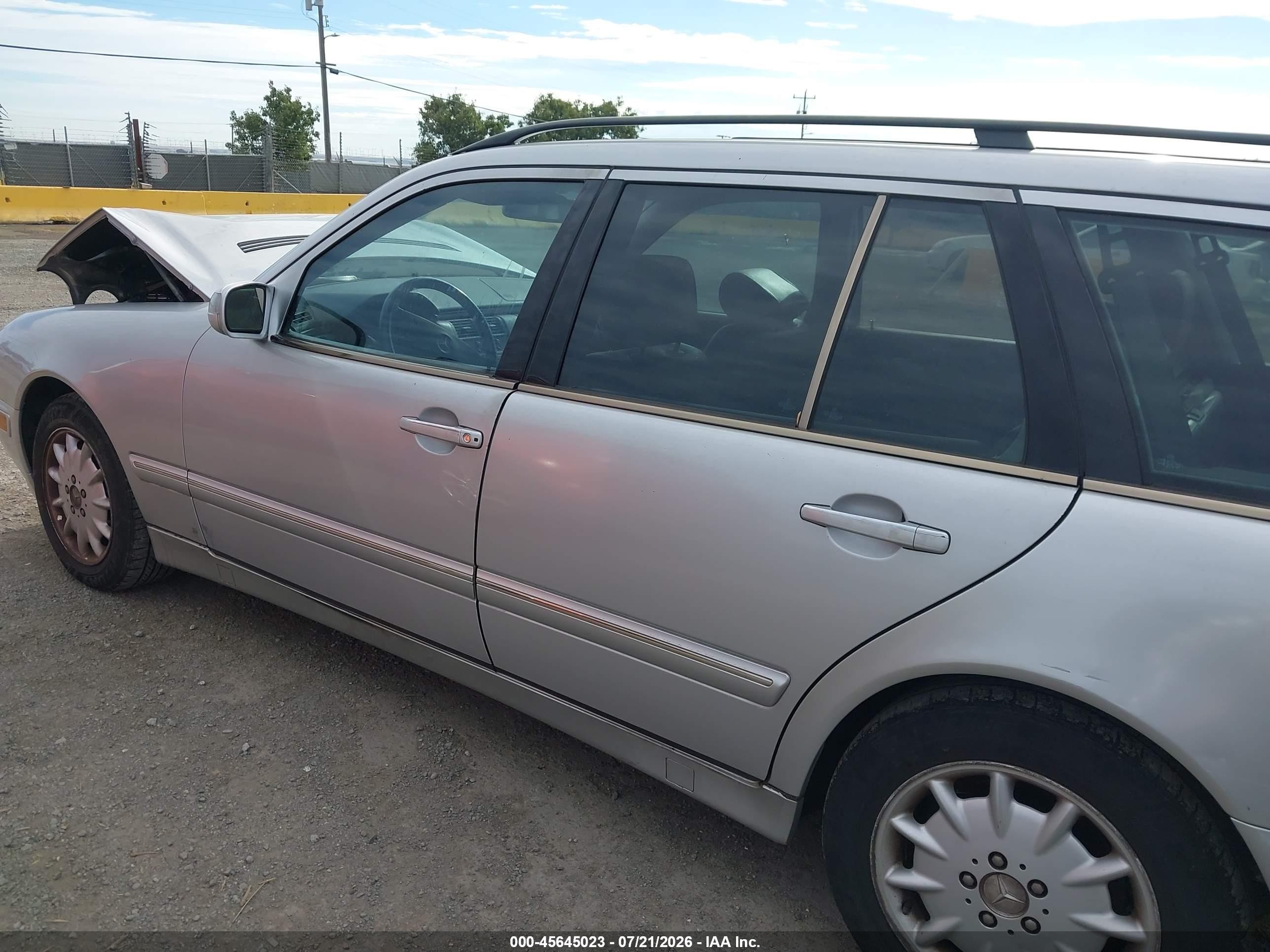 2000 Mercedes-benz E 320   Серебряный vin: WDBJH65J9YB056292