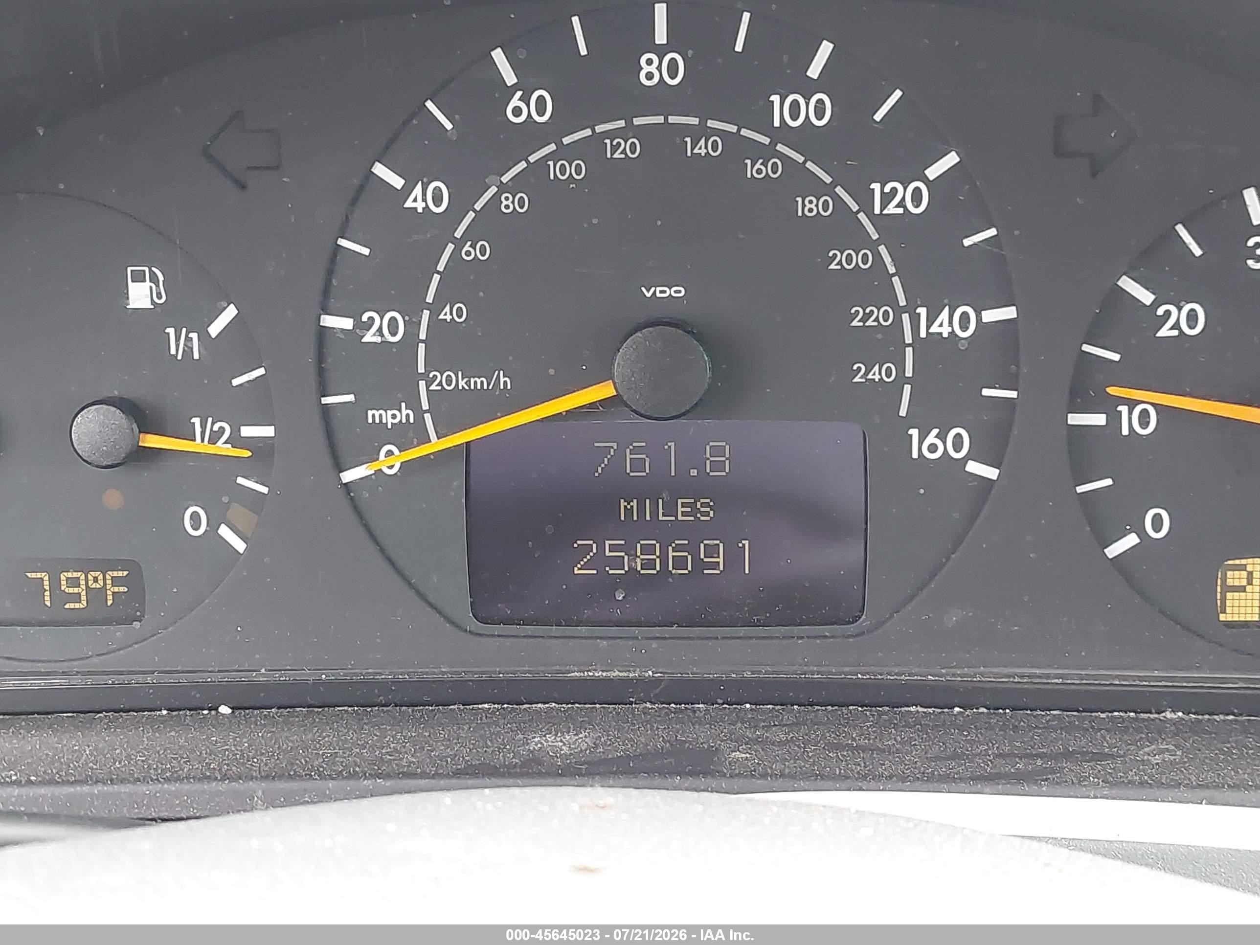 2000 Mercedes-benz E 320   Серебряный vin: WDBJH65J9YB056292