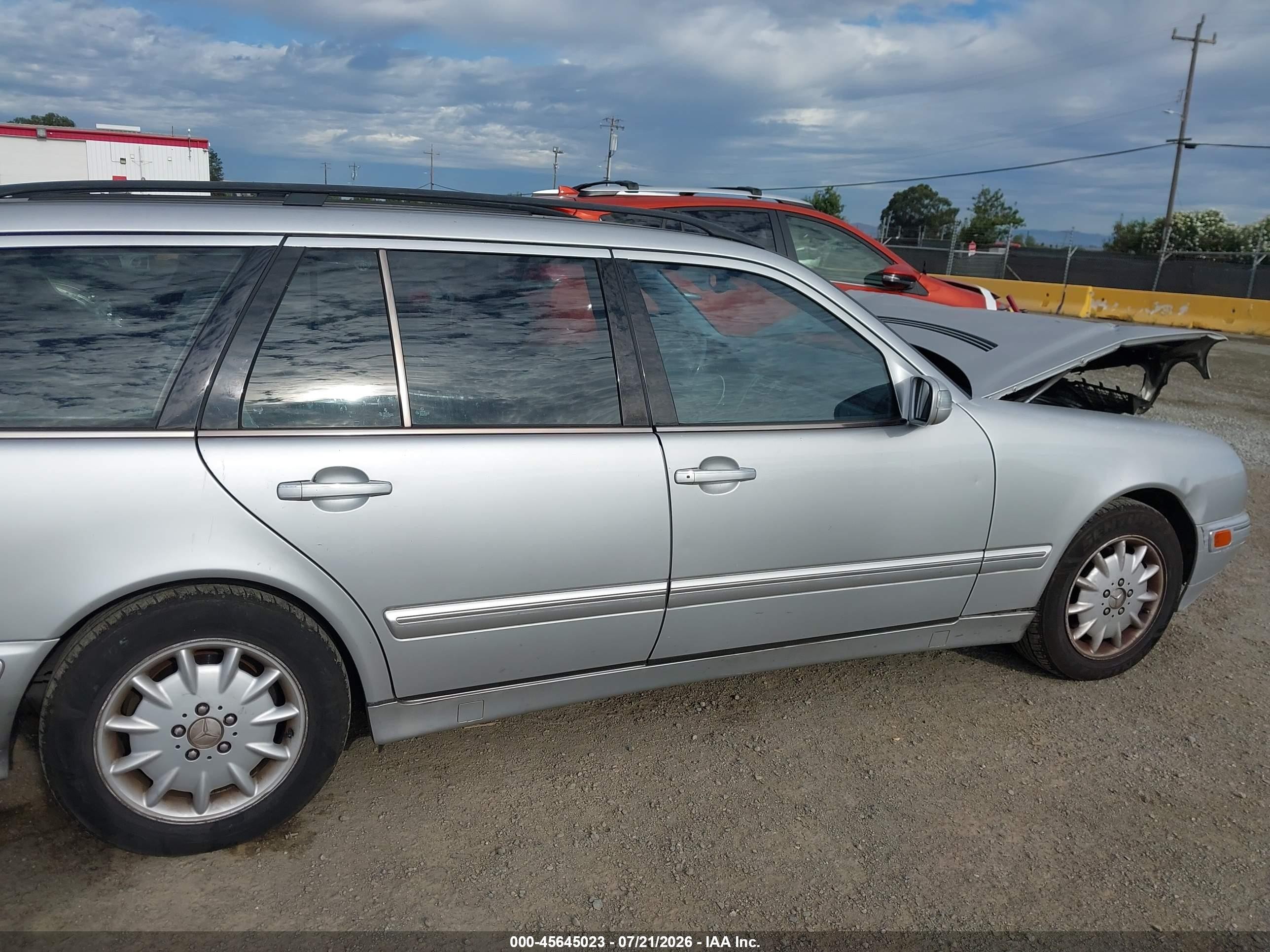 2000 Mercedes-benz E 320   Серебряный vin: WDBJH65J9YB056292