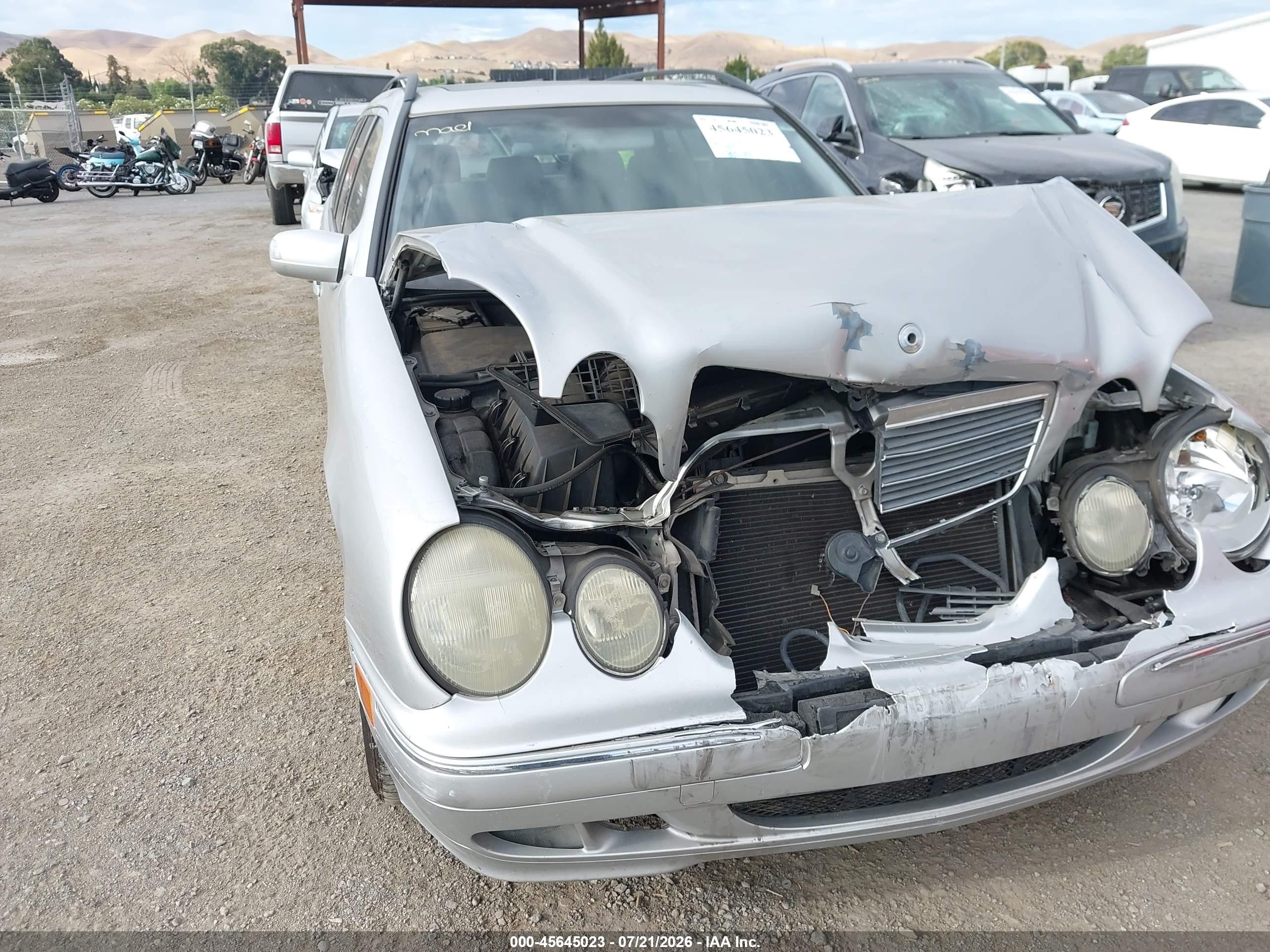 2000 Mercedes-benz E 320   Серебряный vin: WDBJH65J9YB056292