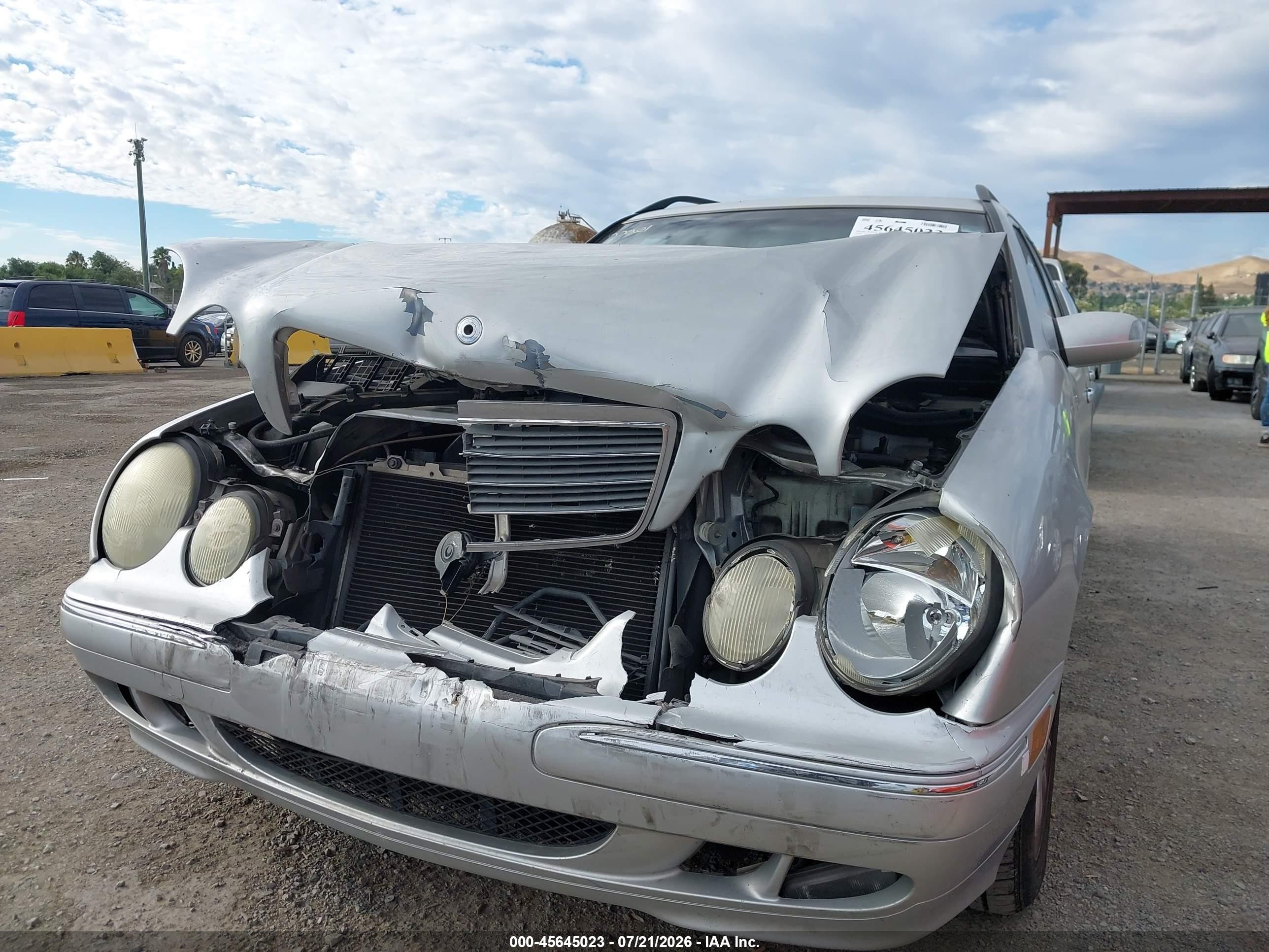2000 Mercedes-benz E 320   Серебряный vin: WDBJH65J9YB056292