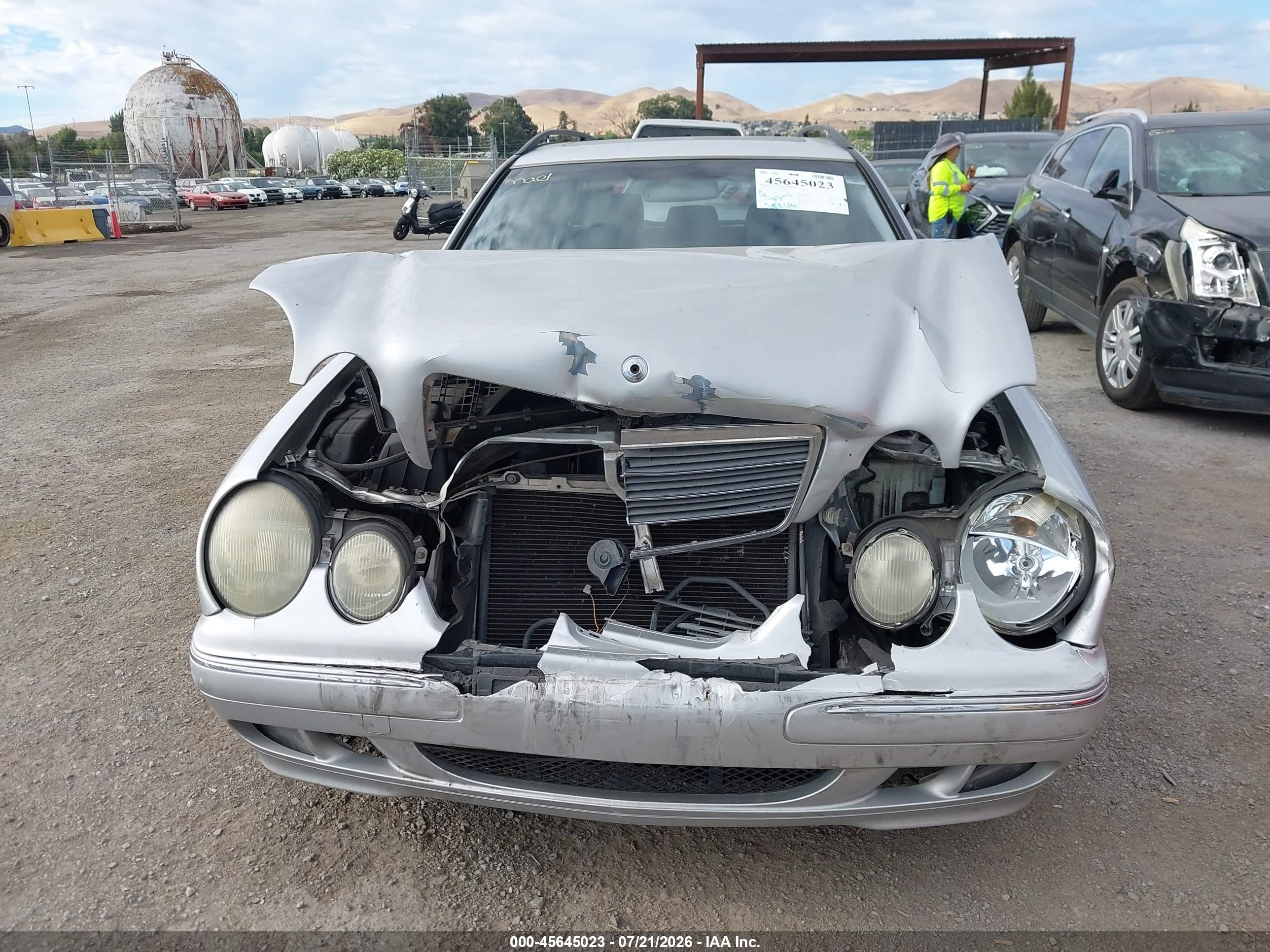 2000 Mercedes-benz E 320   Серебряный vin: WDBJH65J9YB056292