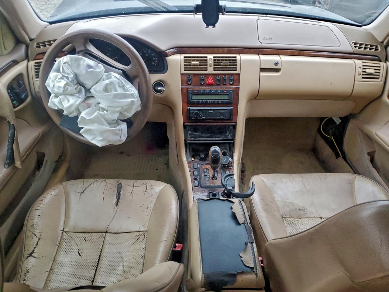2000 Mercedes-benz E 320 Черный vin: WDBJH65J9YB102199