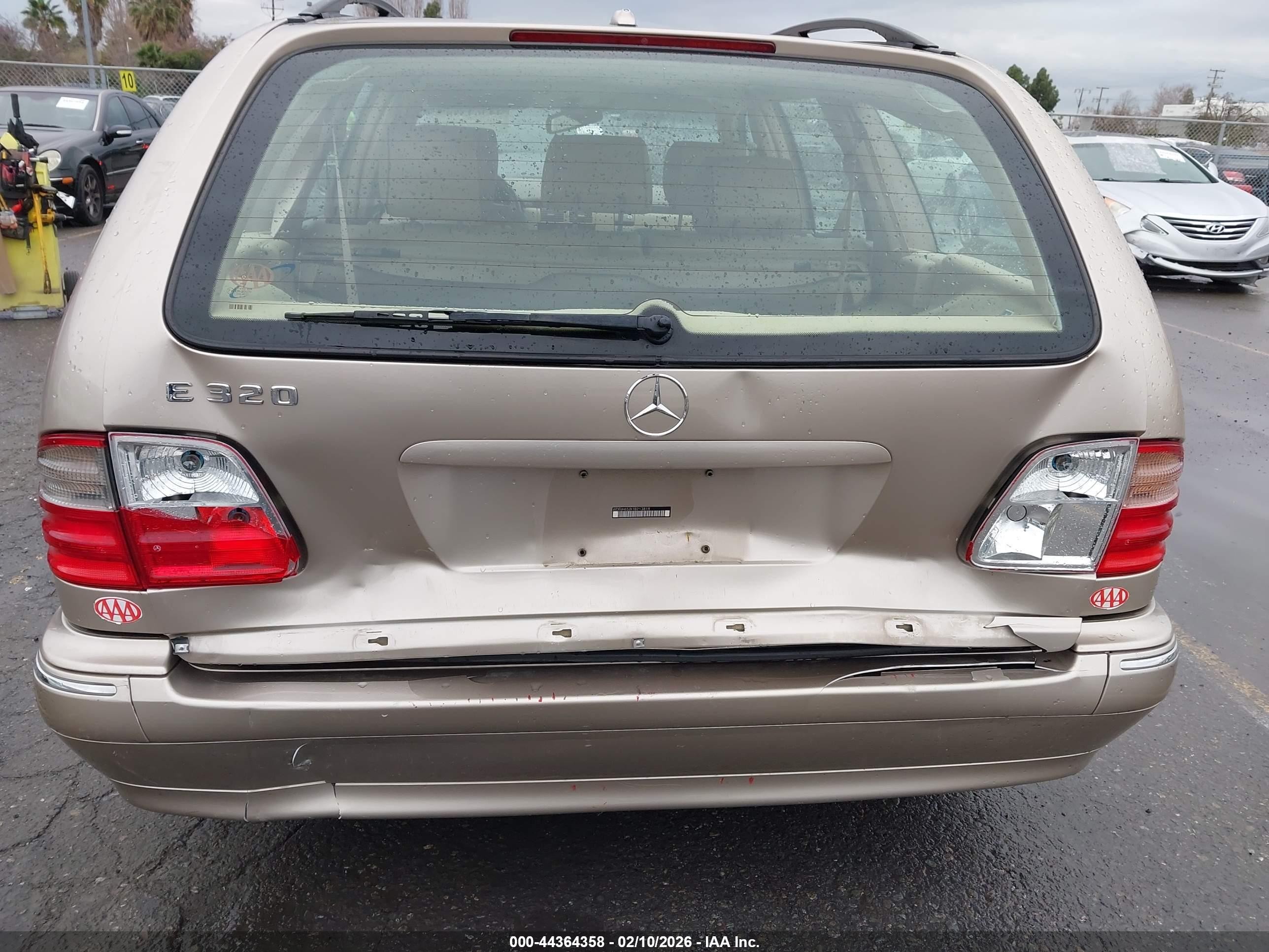 2001 Mercedes-benz E 320   Gold vin: WDBJH65JX1B213818