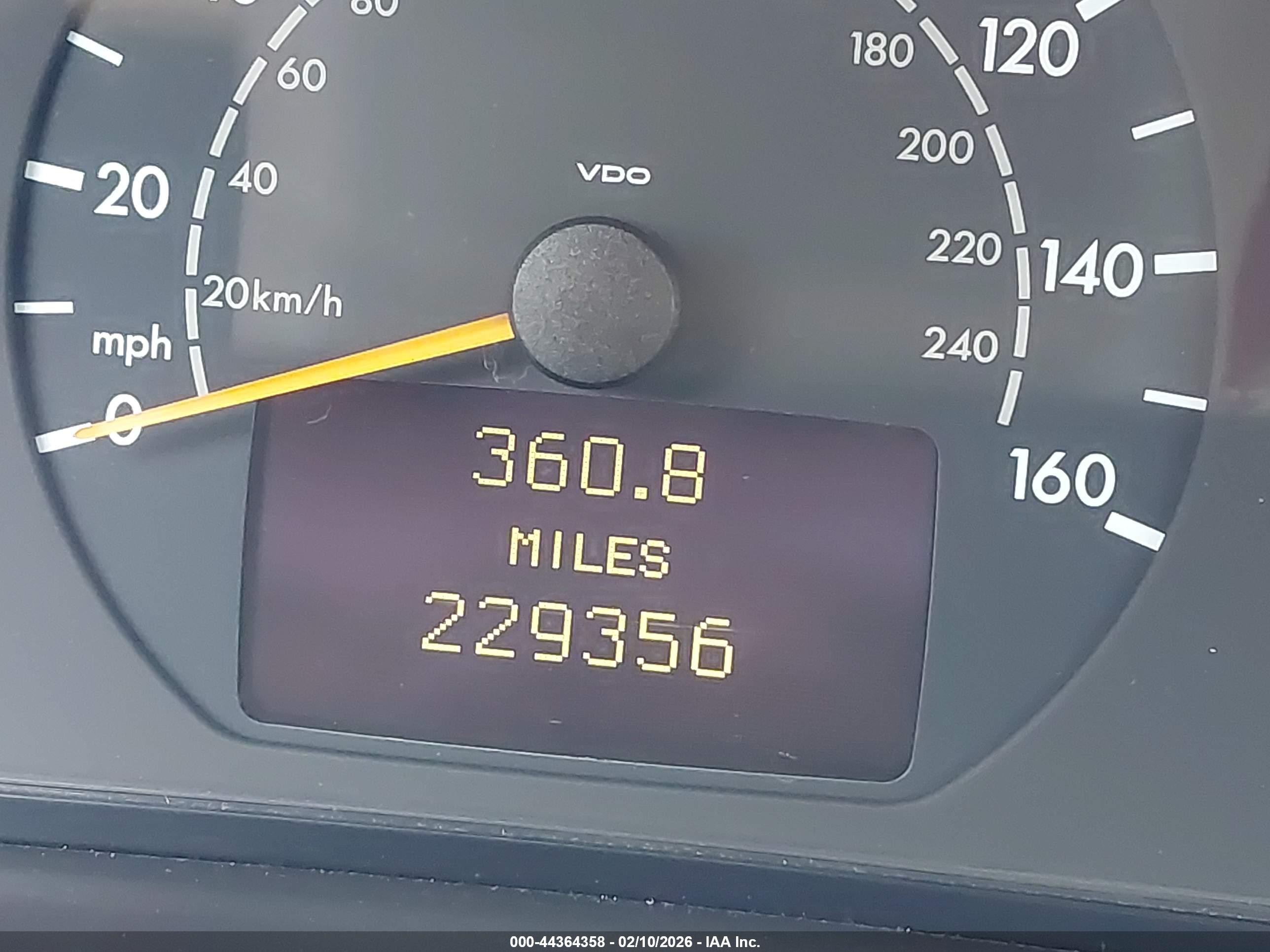 2001 Mercedes-benz E 320   Gold vin: WDBJH65JX1B213818