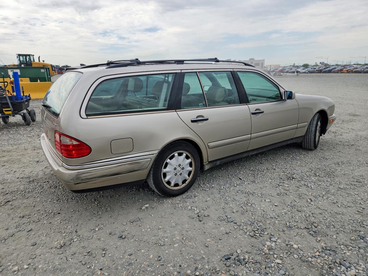 1999 Mercedes-benz E 320 4matic Gold vin: WDBJH82F0XX023596