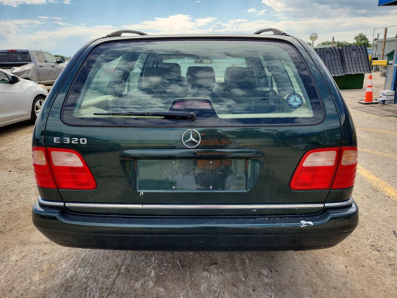 1998 Mercedes-benz E 320 4matic Green vin: WDBJH82F7WX005501
