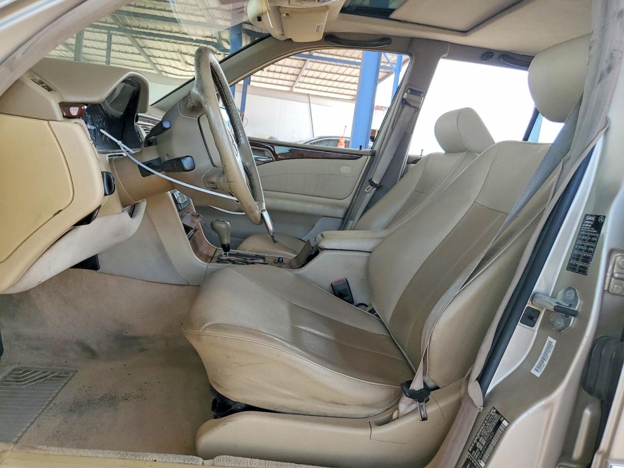 1999 Mercedes-benz E 320 4matic Gold vin: WDBJH82F8XX026830