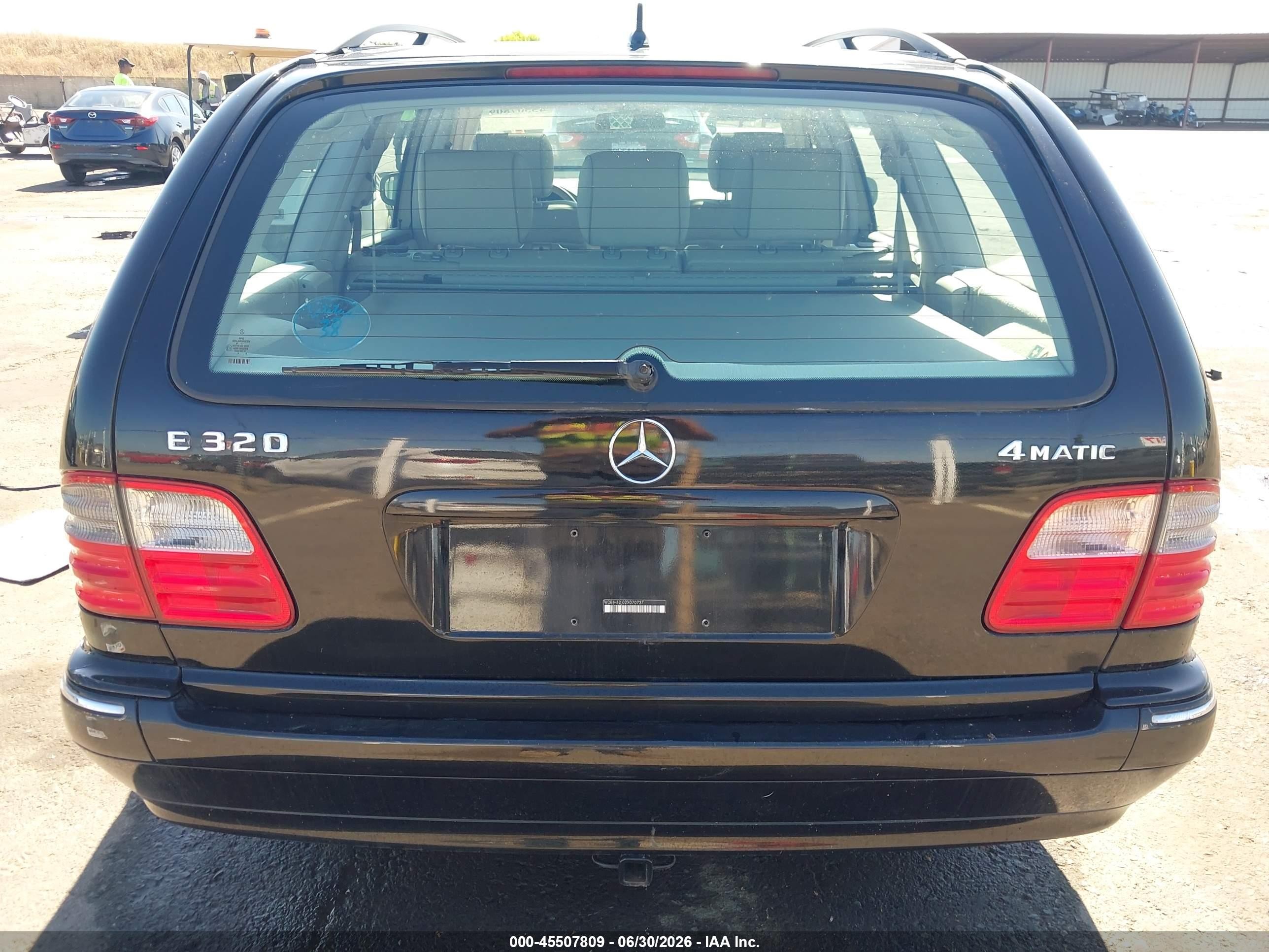 2002 Mercedes-benz E 320 4m Black vin: WDBJH82J02X070737