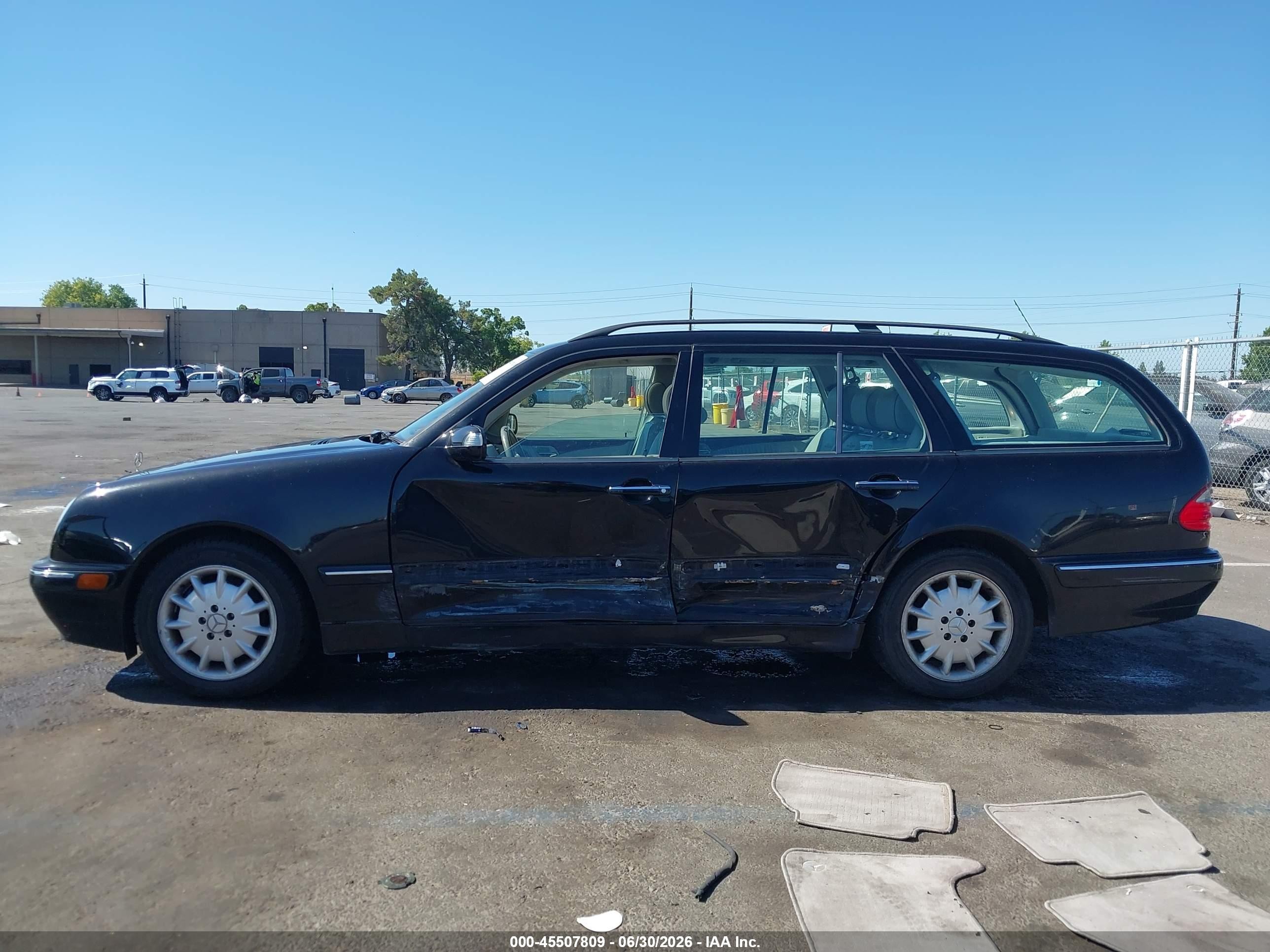 2002 Mercedes-benz E 320 4m Black vin: WDBJH82J02X070737