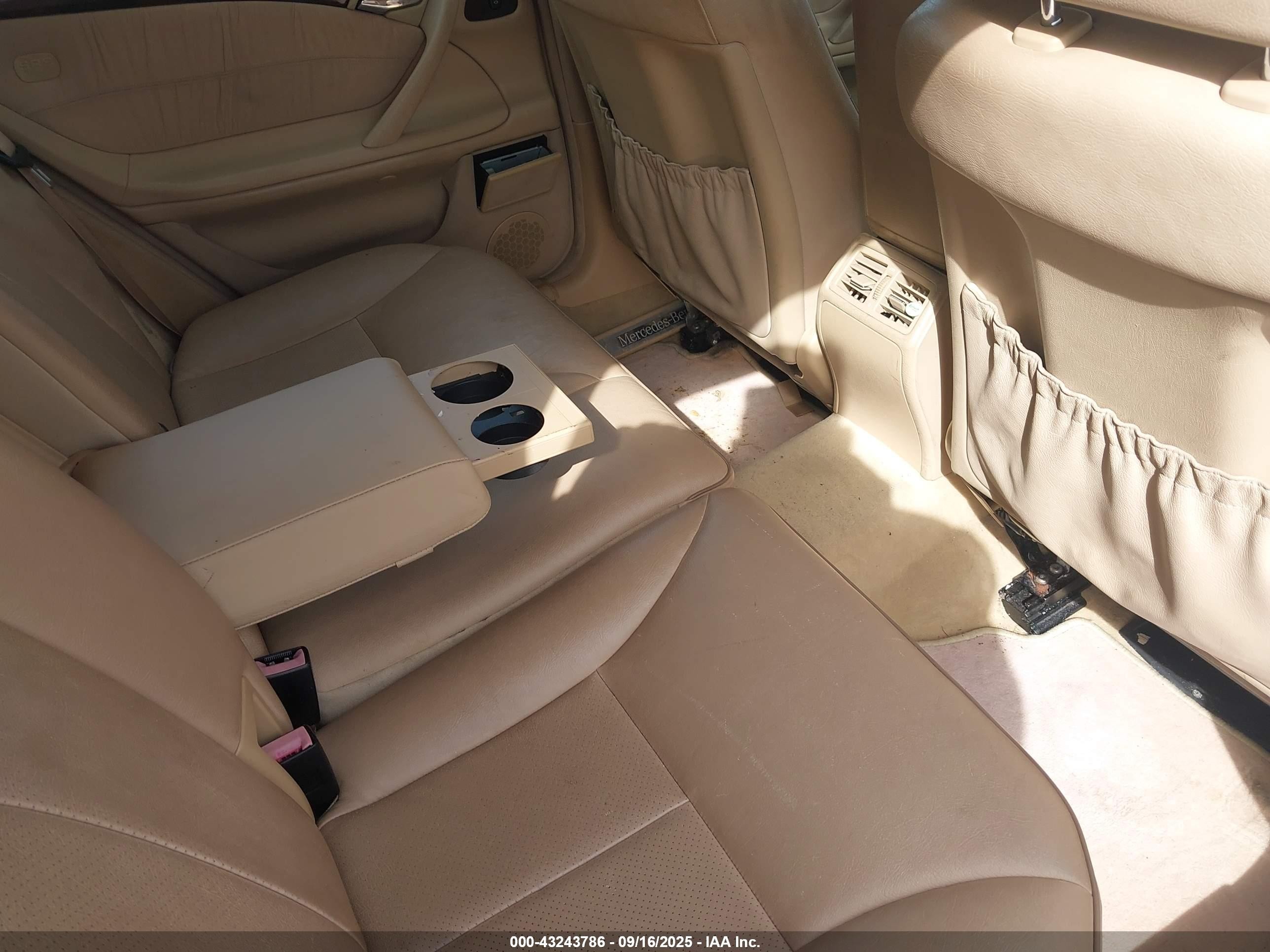 2002 Mercedes-benz E 320 4m Gold vin: WDBJH82J22X070786