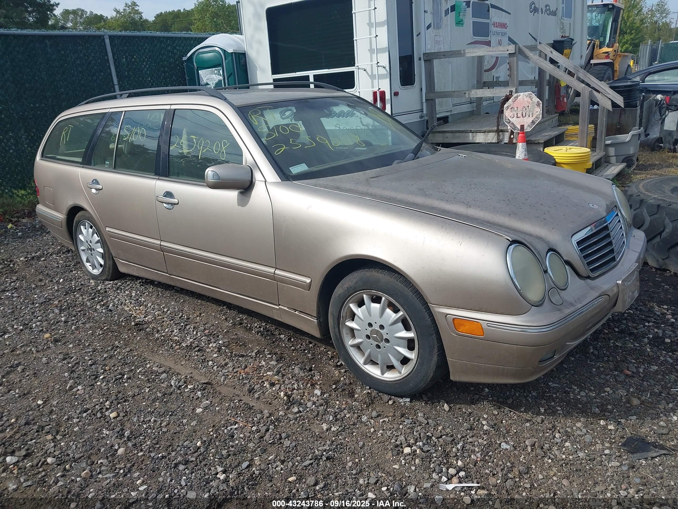 2002 Mercedes-benz E 320 4m Gold vin: WDBJH82J22X070786