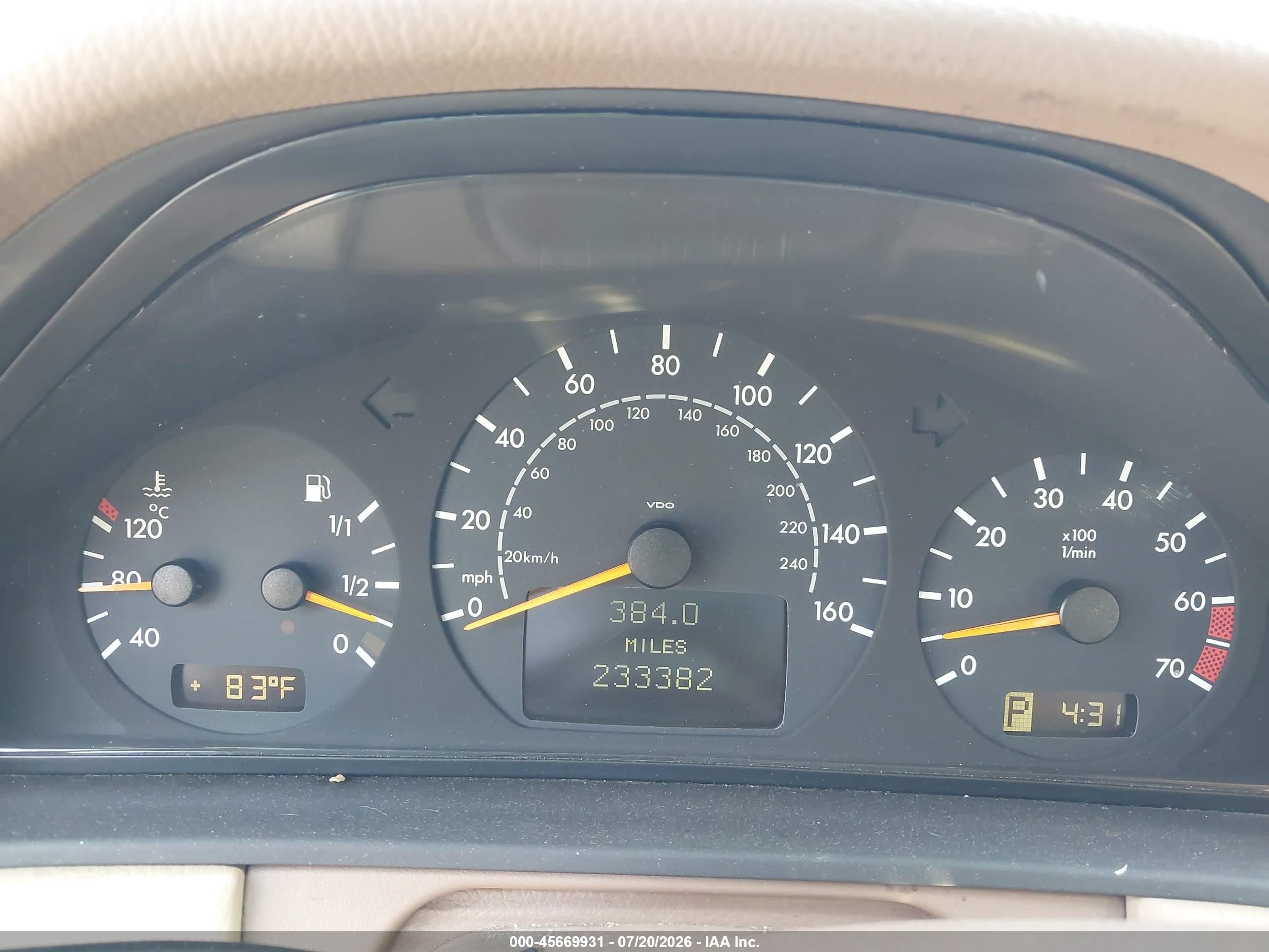 2002 Mercedes-benz E 320 4m Black vin: WDBJH82J42X063631