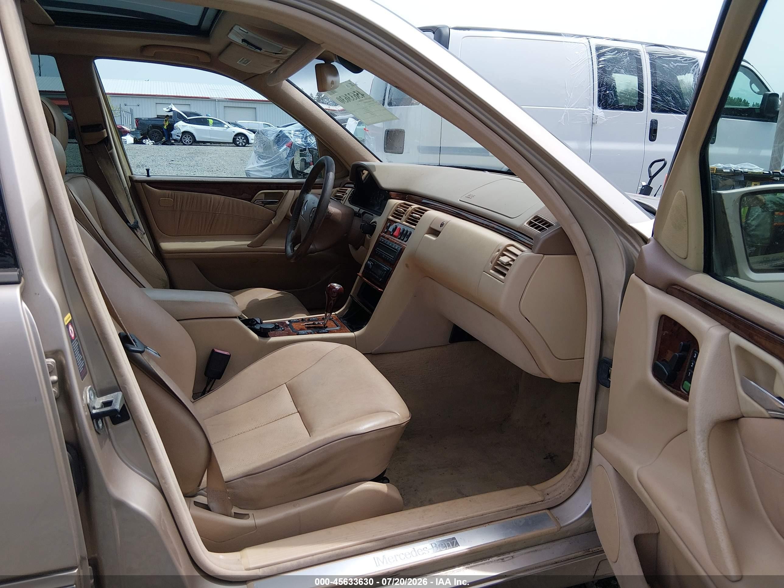 2003 Mercedes-benz E 320 4m Gold vin: WDBJH82J63X084837
