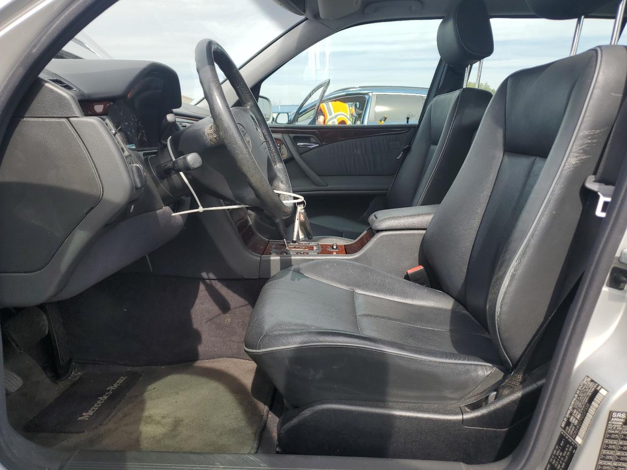 2000 Mercedes-benz E 320 4matic Silver vin: WDBJH82J7YX037338