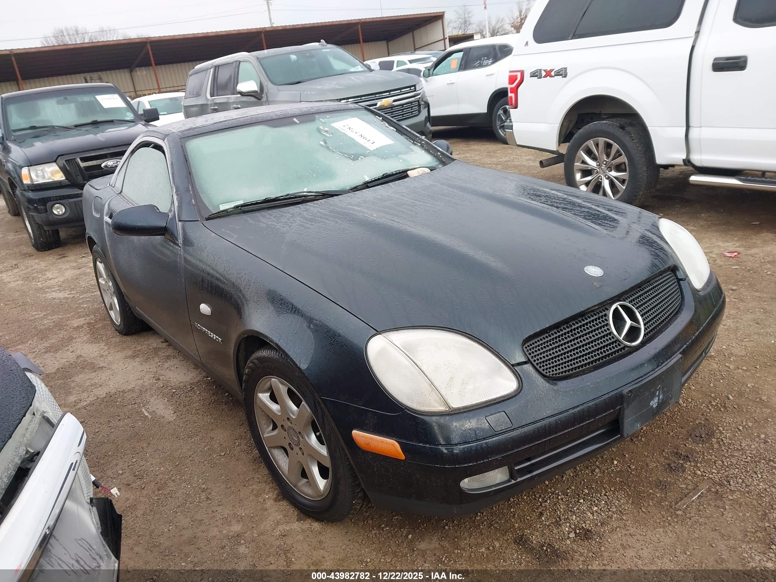 1998 Mercedes-benz Slk 230   Black vin: WDBKK47F0WF046050