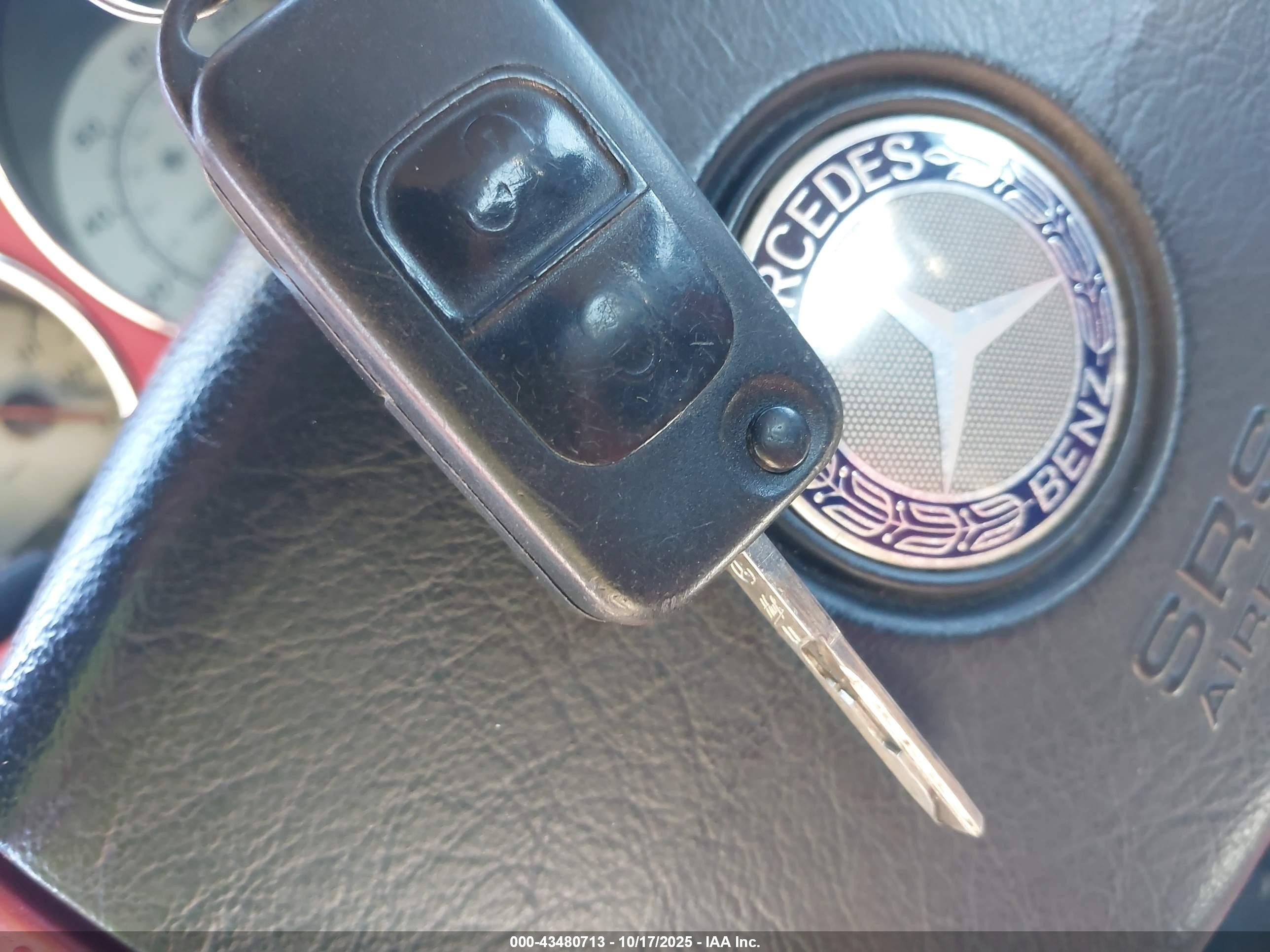 1998 Mercedes-benz Slk 230   Silver vin: WDBKK47F0WF062006