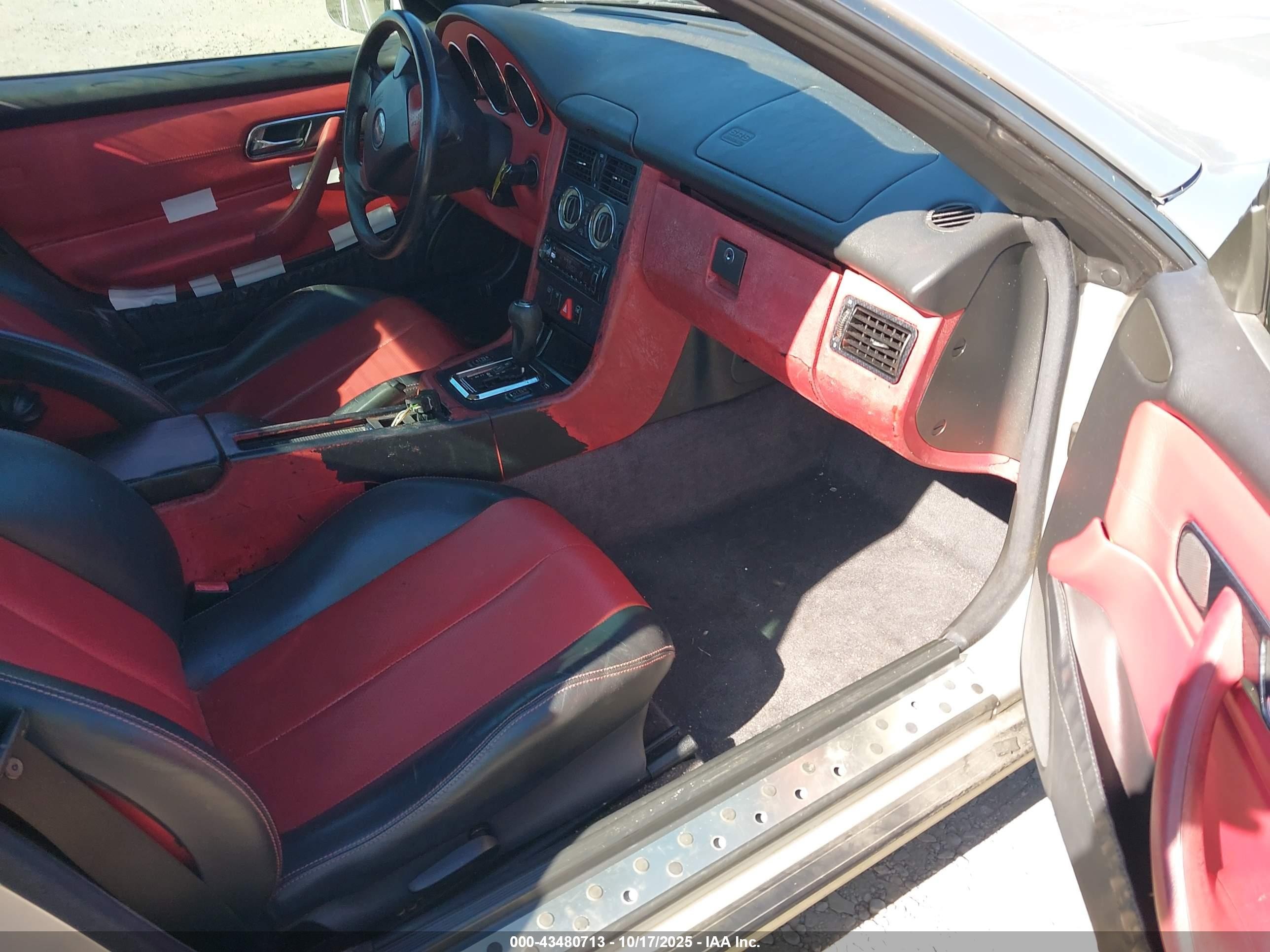 1998 Mercedes-benz Slk 230   Silver vin: WDBKK47F0WF062006