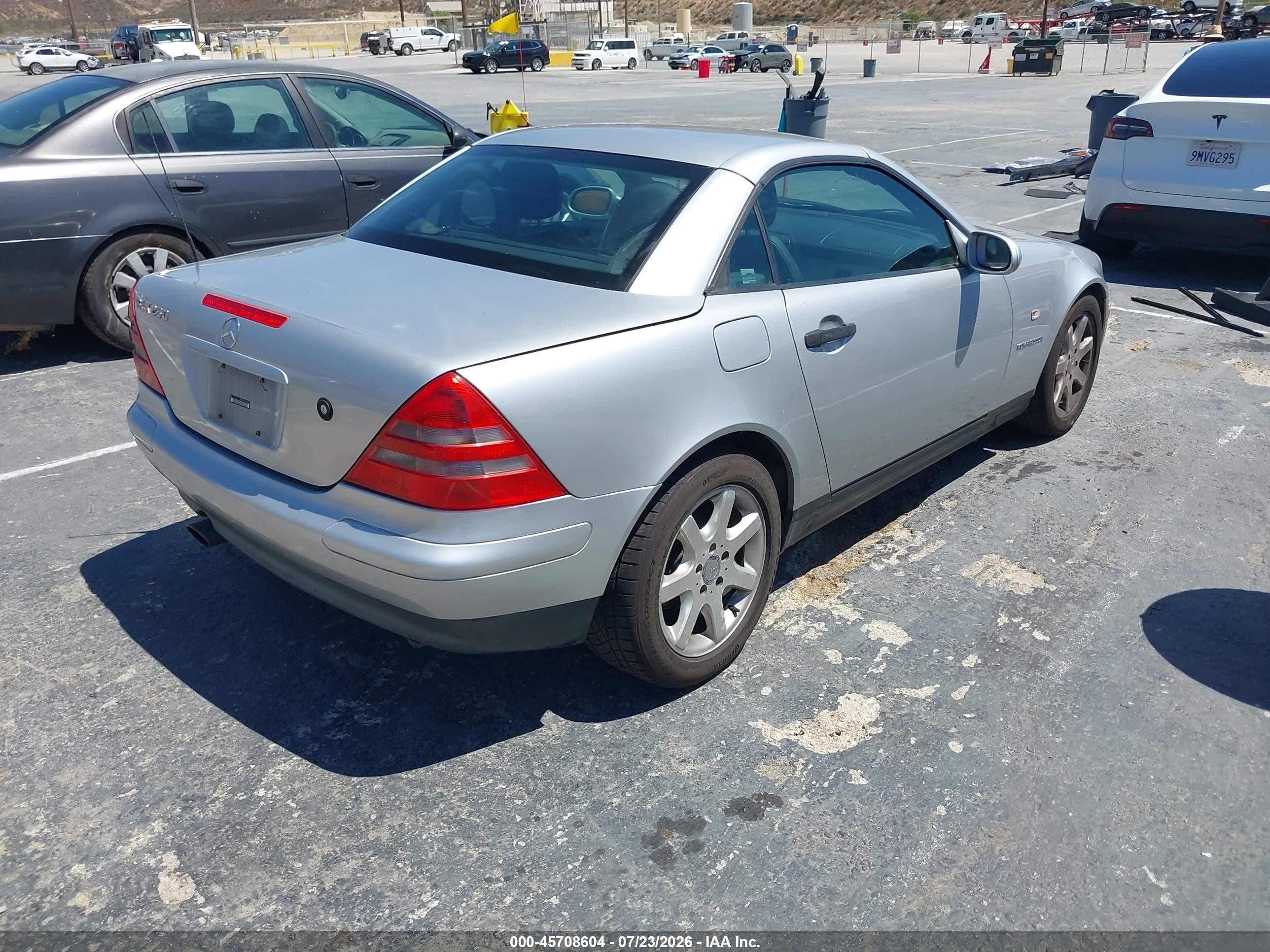 1999 Mercedes-benz Slk 230 Kompressor Silver vin: WDBKK47F0XF129155