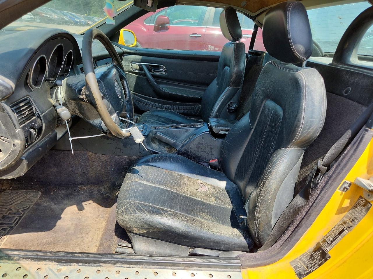 2000 Mercedes-benz Slk 230 Kompressor Yellow vin: WDBKK47F0YF161962