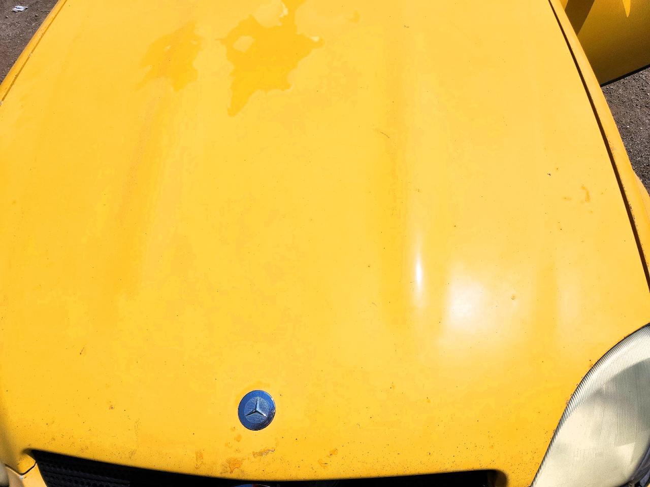 2000 Mercedes-benz Slk 230 Kompressor Yellow vin: WDBKK47F0YF161962