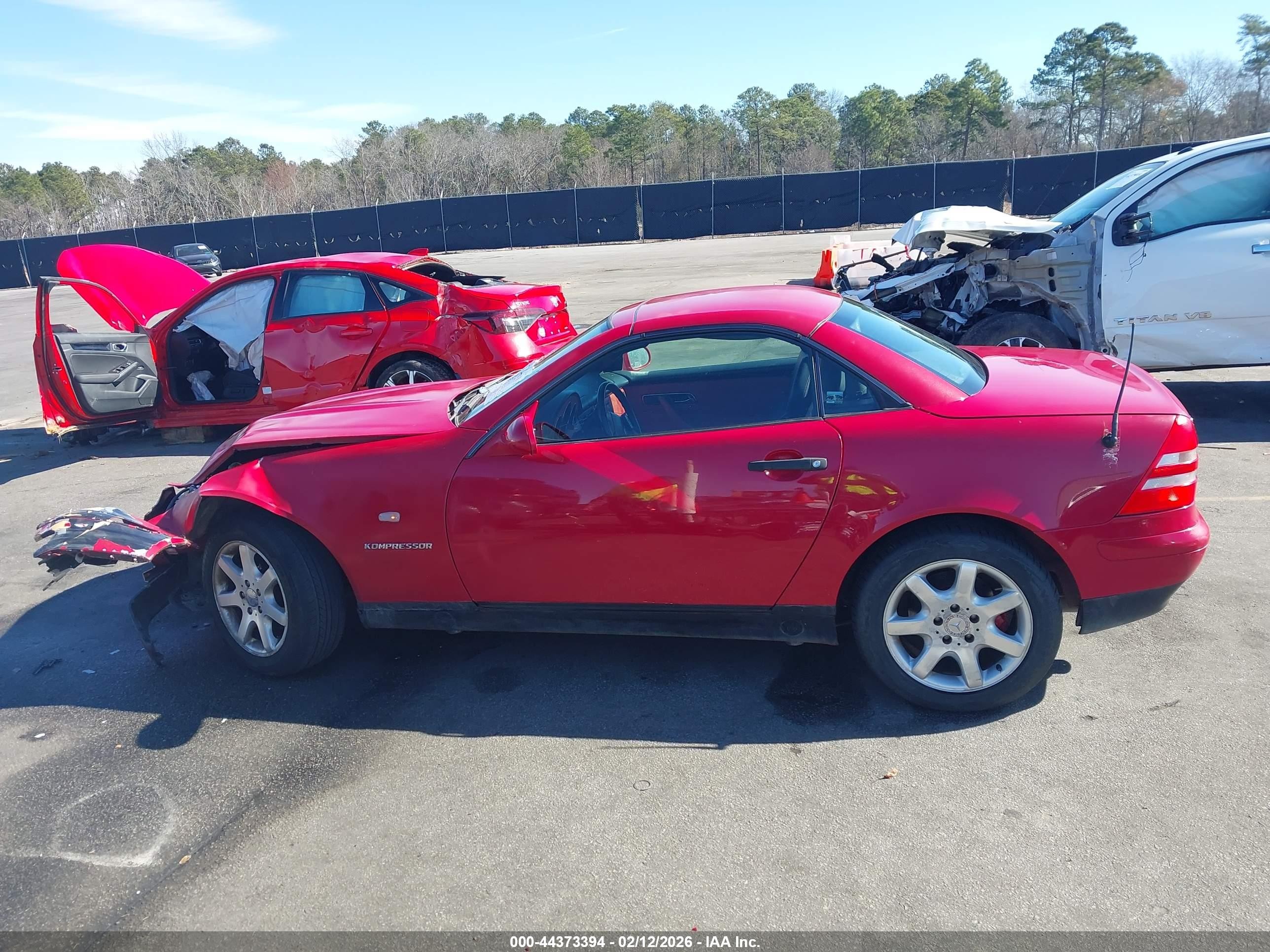 1998 Mercedes-benz Slk 230   Red vin: WDBKK47F1WF006740