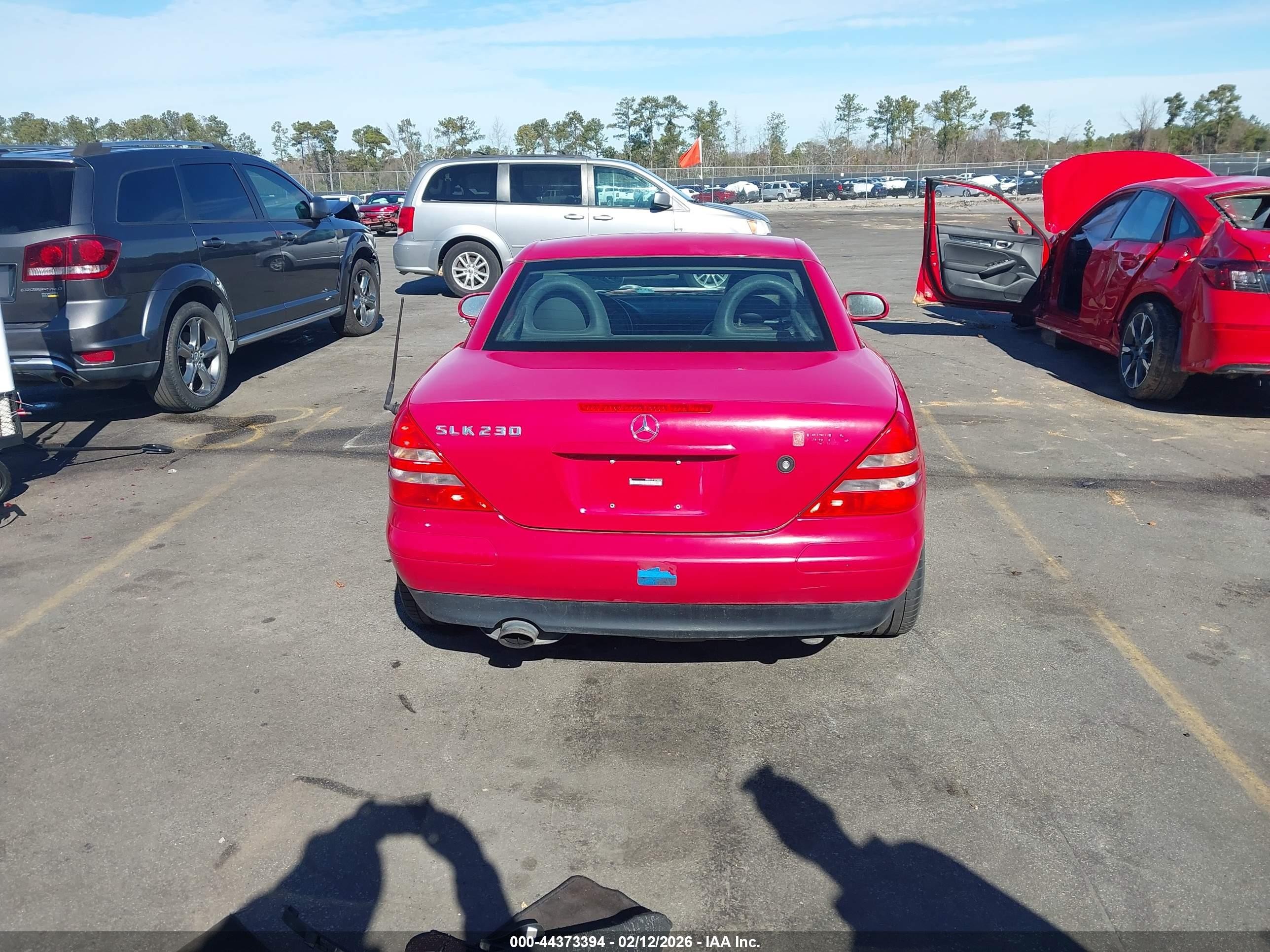 1998 Mercedes-benz Slk 230   Red vin: WDBKK47F1WF006740