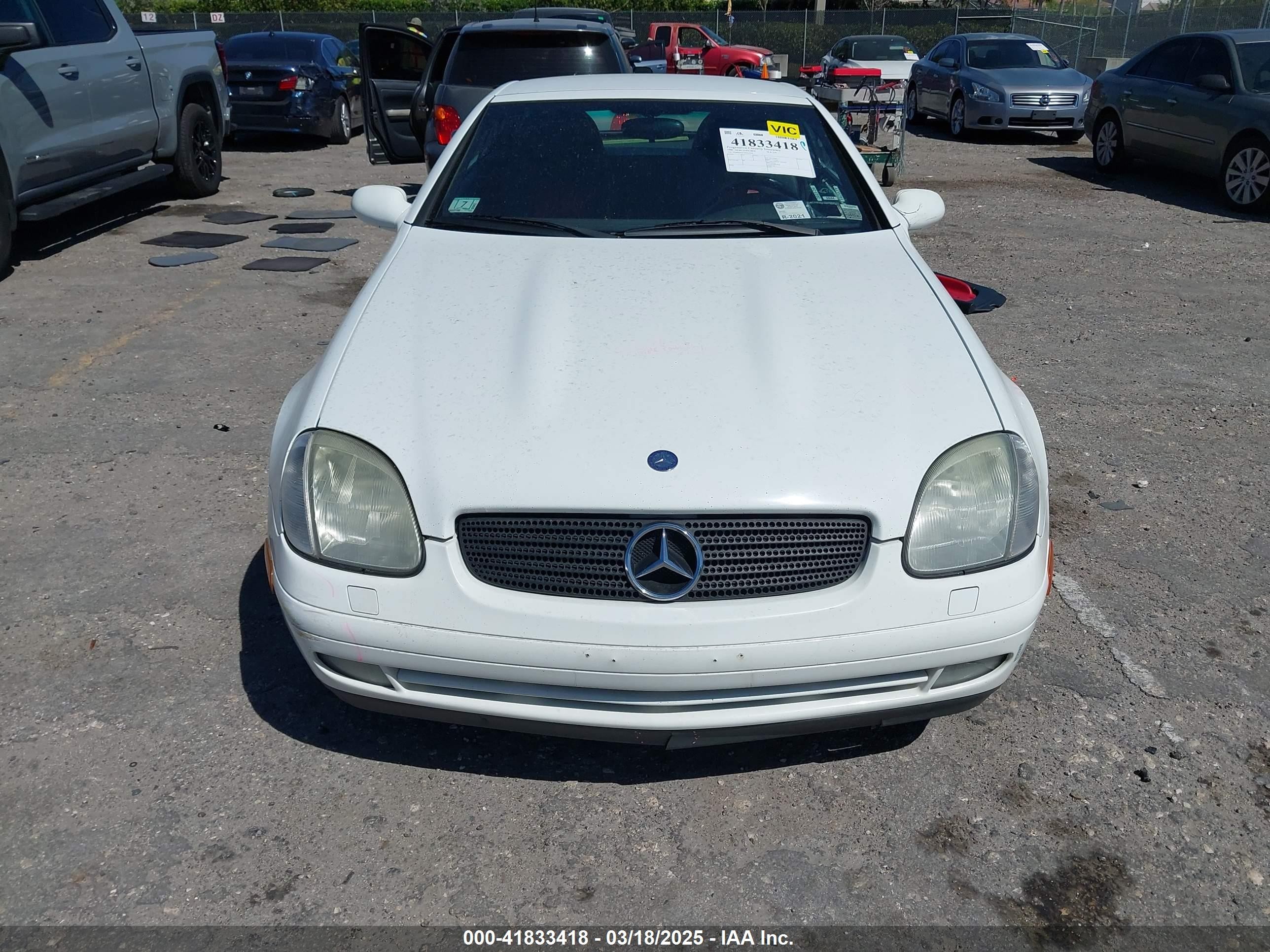 1998 Mercedes-benz Slk 230   White vin: WDBKK47F1WF012344