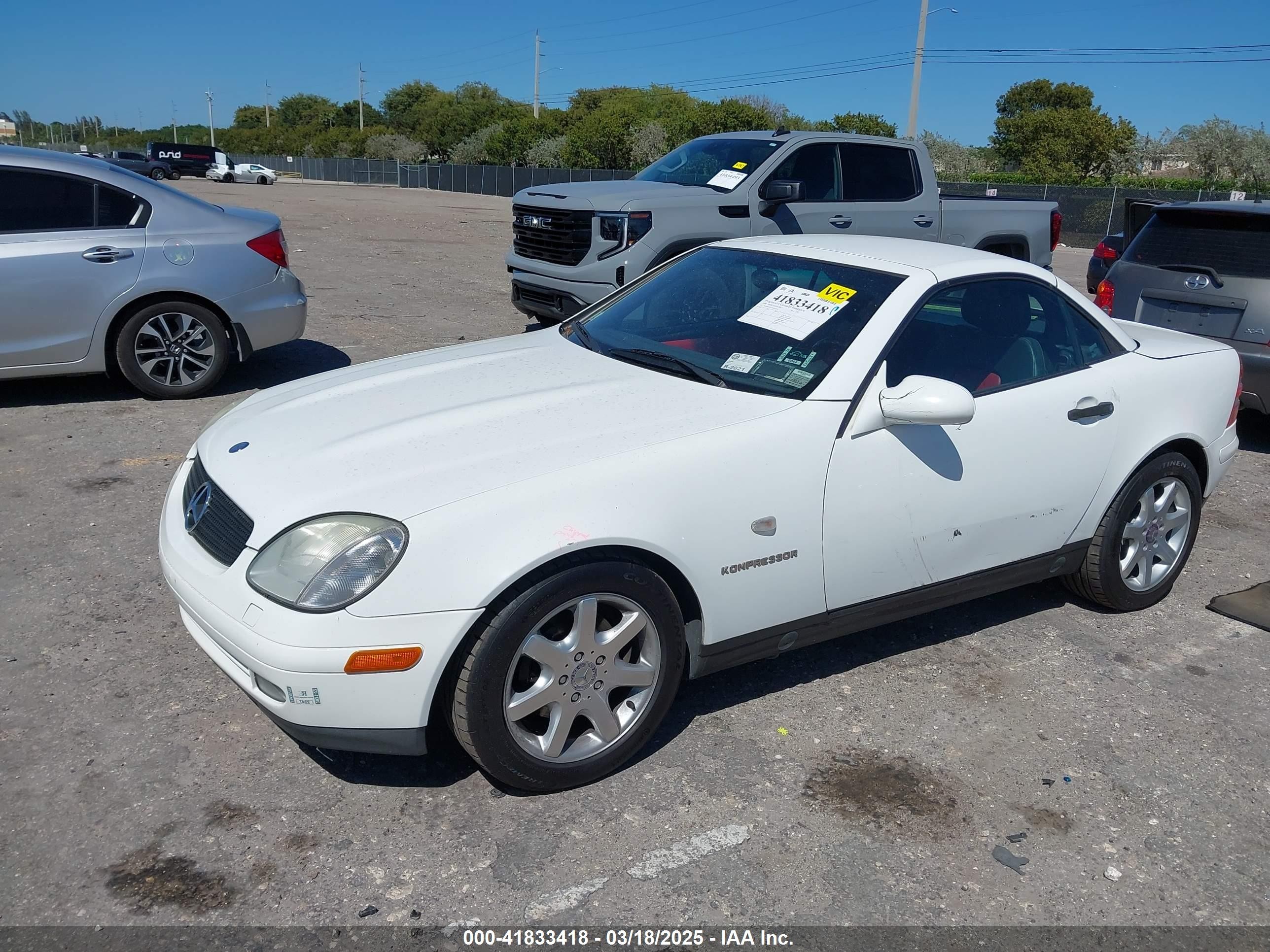 1998 Mercedes-benz Slk 230   White vin: WDBKK47F1WF012344