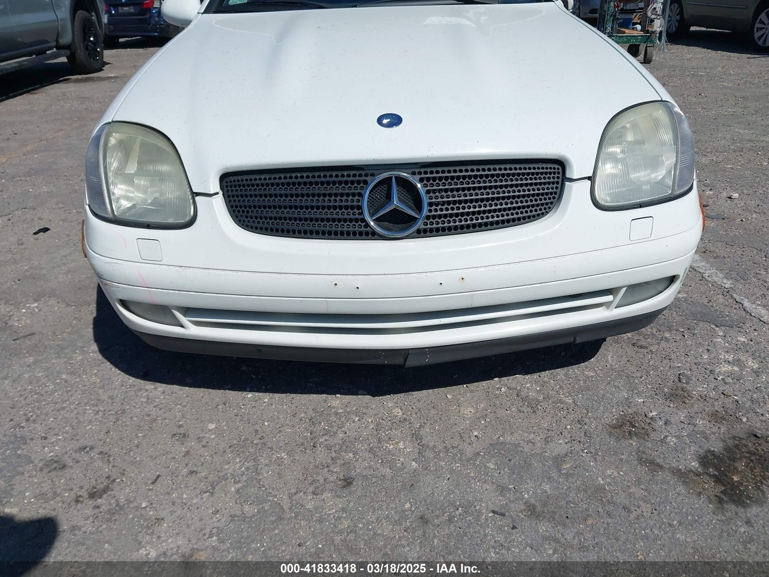 1998 Mercedes-benz Slk 230   White vin: WDBKK47F1WF012344