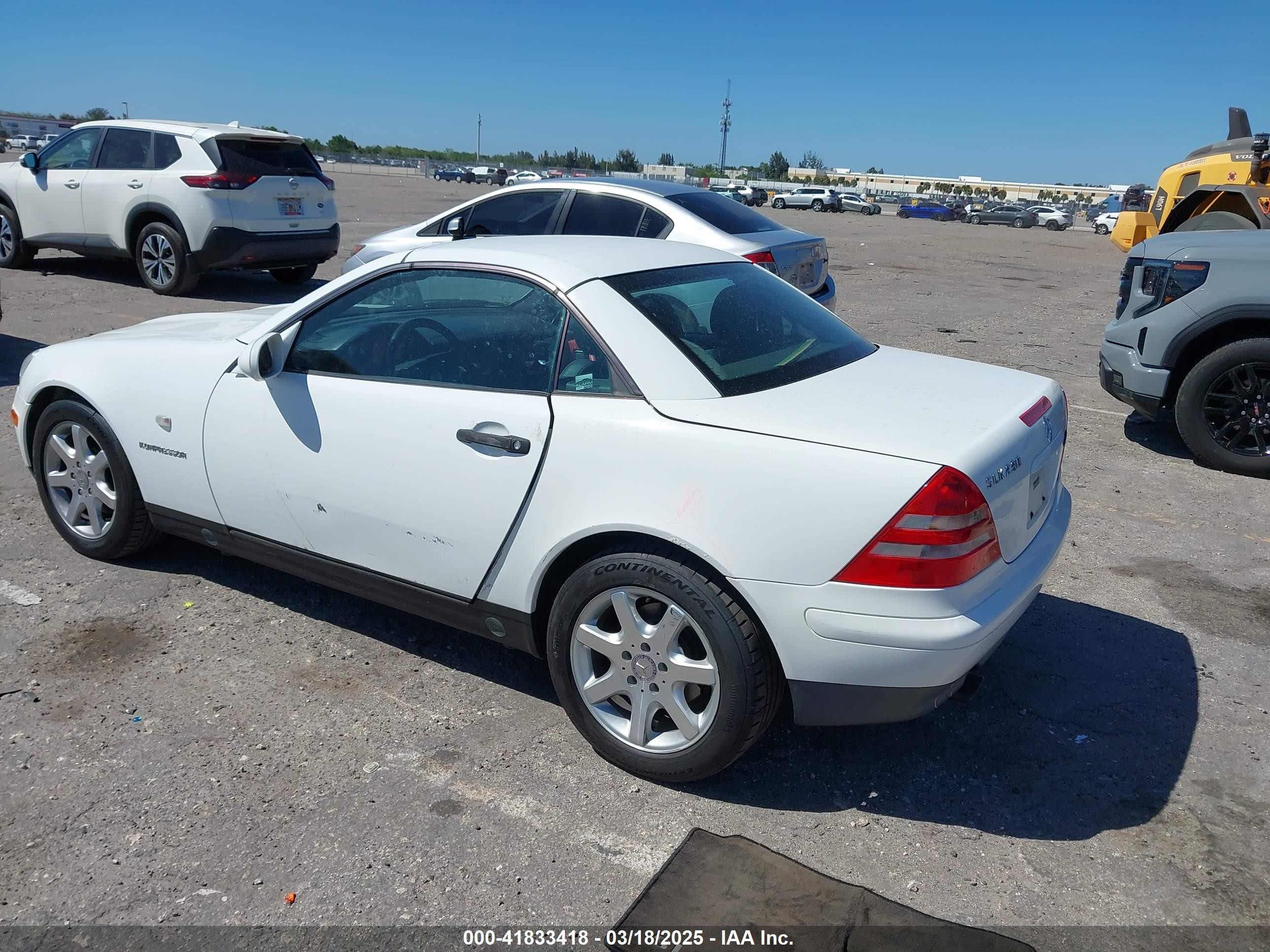 1998 Mercedes-benz Slk 230   White vin: WDBKK47F1WF012344