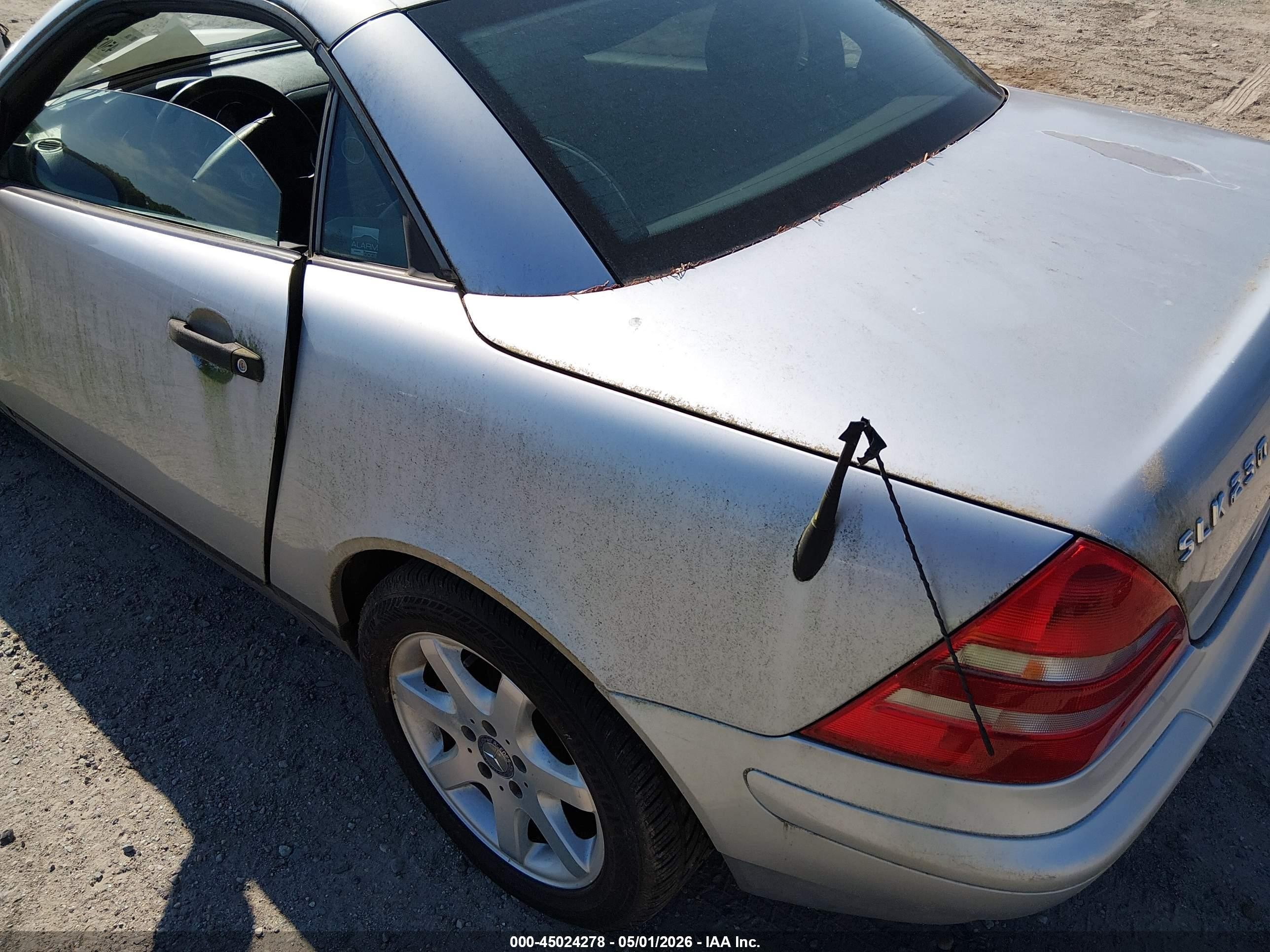 1998 Mercedes-benz Slk 230 Silver vin: WDBKK47F1WF049281