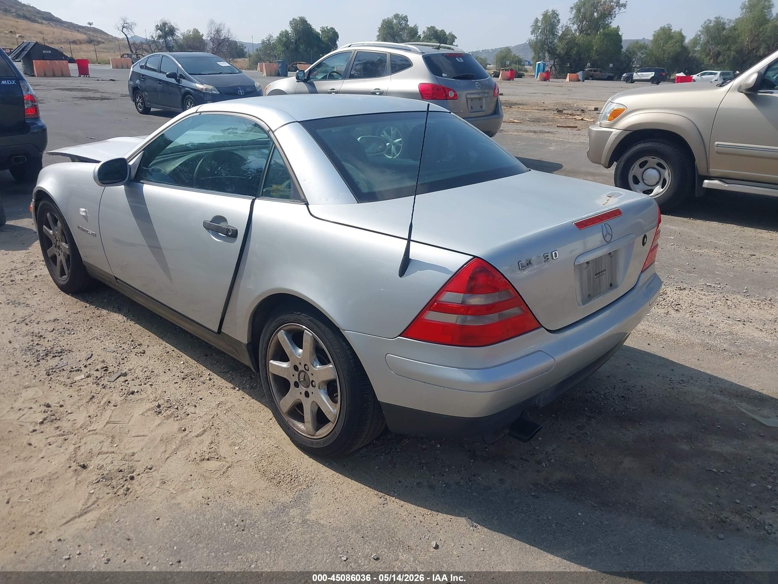 1998 Mercedes-benz Slk 230   Silver vin: WDBKK47F1WF069353