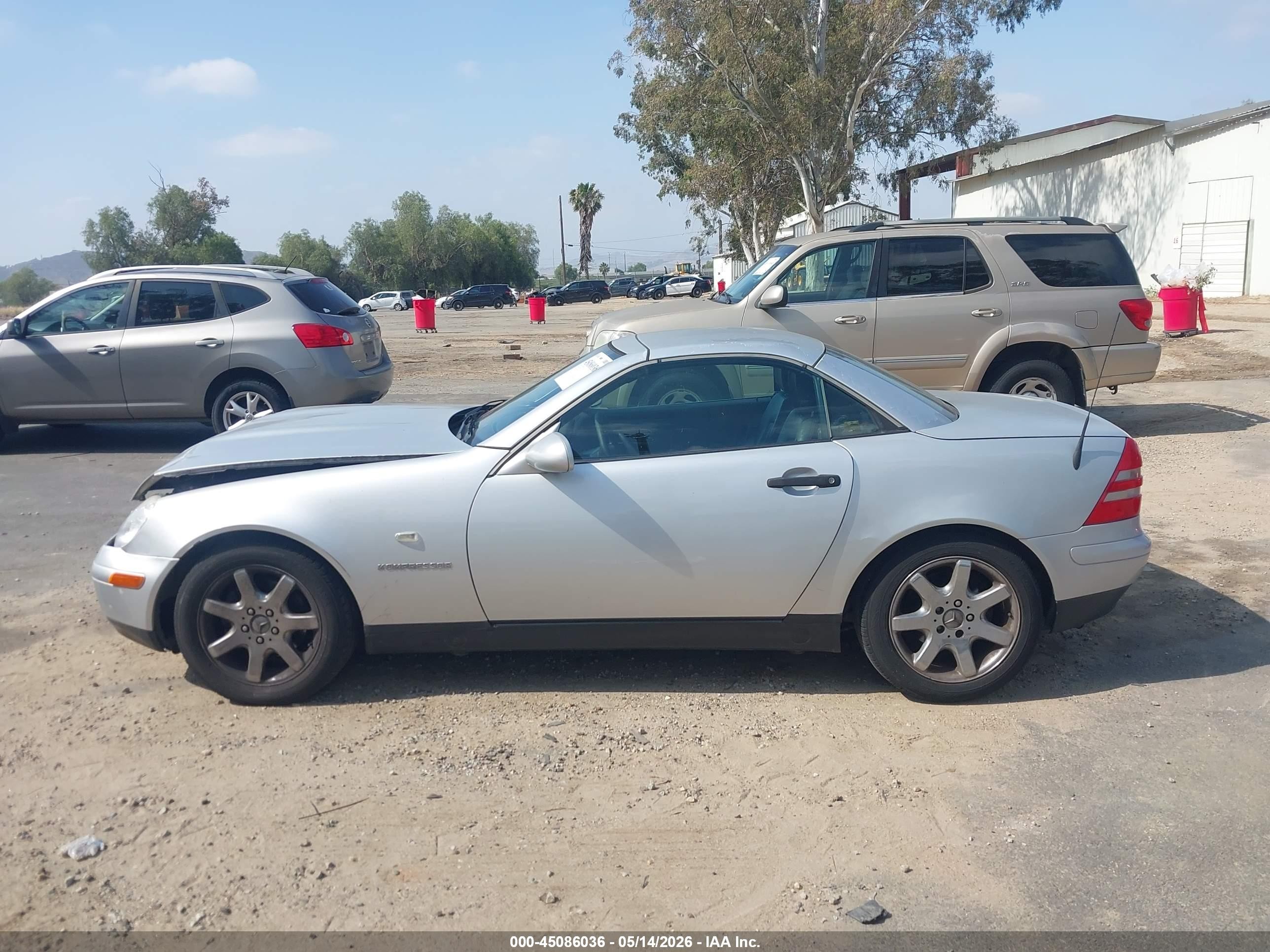 1998 Mercedes-benz Slk 230   Silver vin: WDBKK47F1WF069353