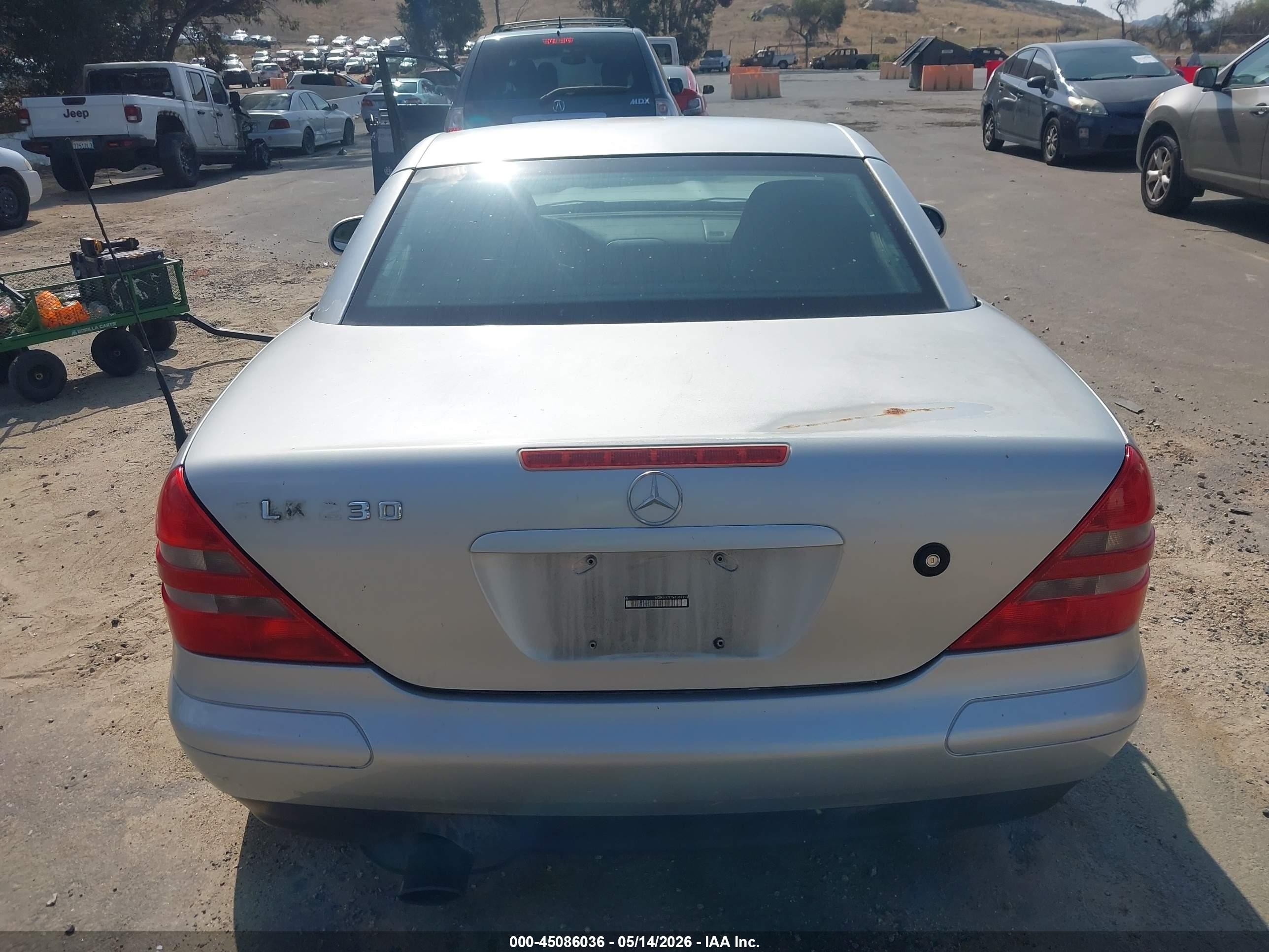 1998 Mercedes-benz Slk 230   Silver vin: WDBKK47F1WF069353