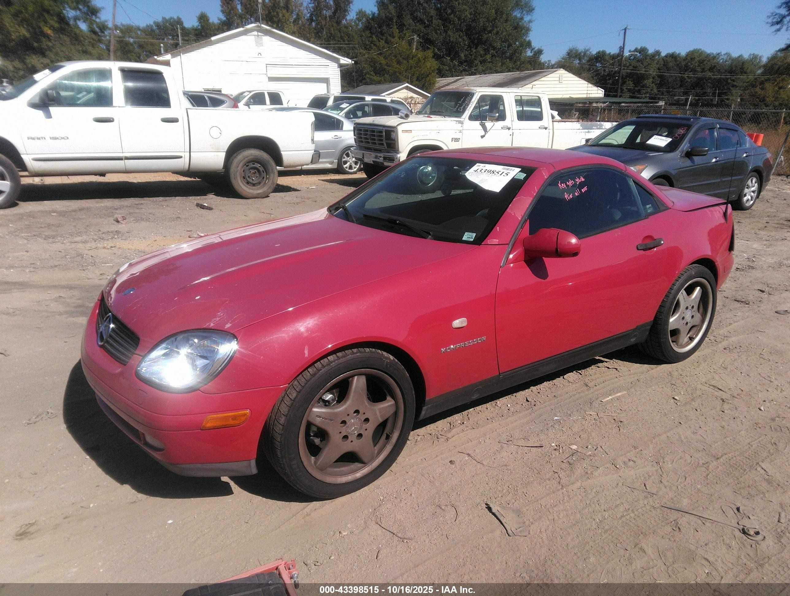 1998 Mercedes-benz Slk 230   Red vin: WDBKK47F1WF078666
