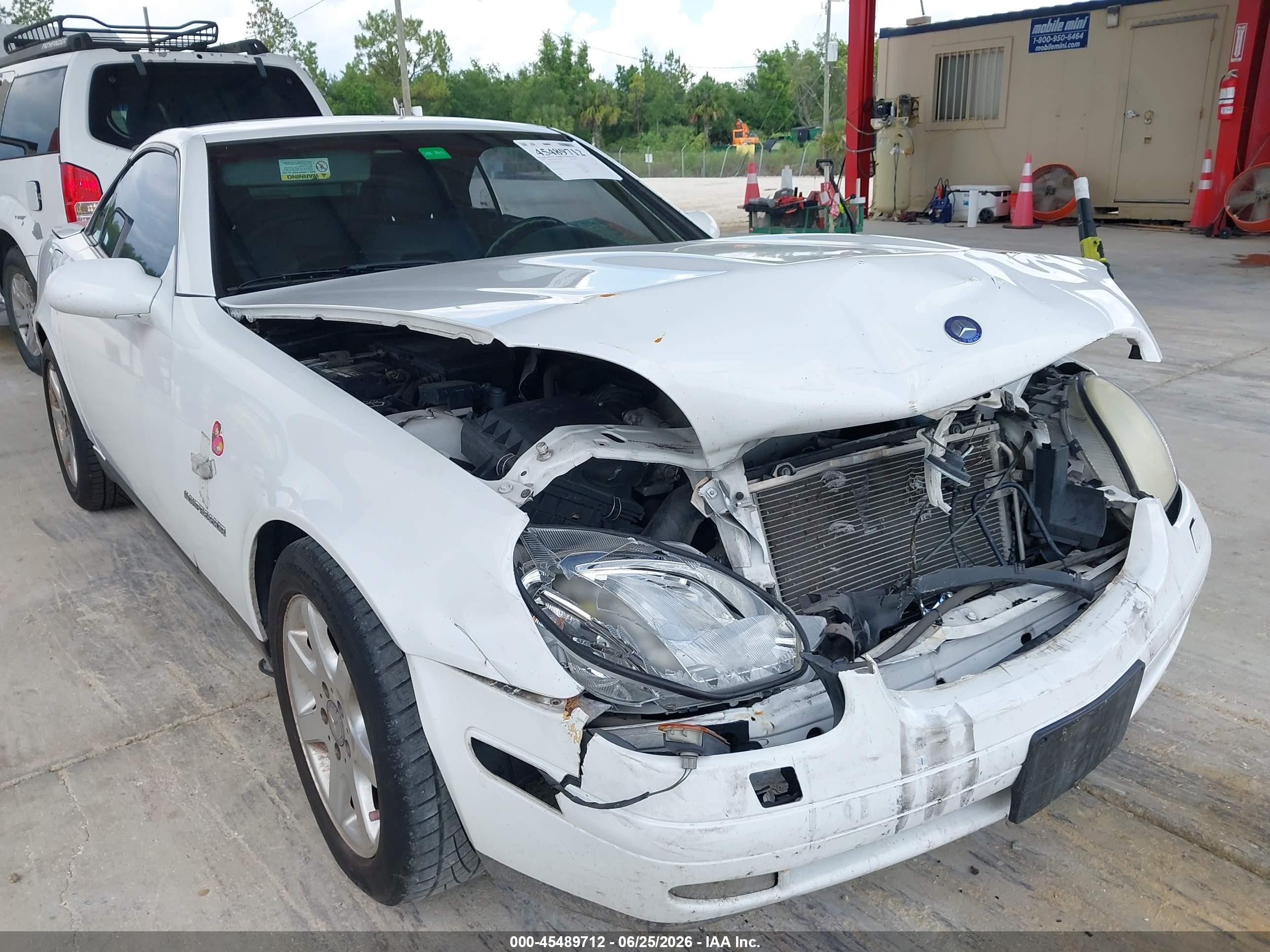 1999 Mercedes-benz Slk 230 Kompressor White vin: WDBKK47F1XF131125