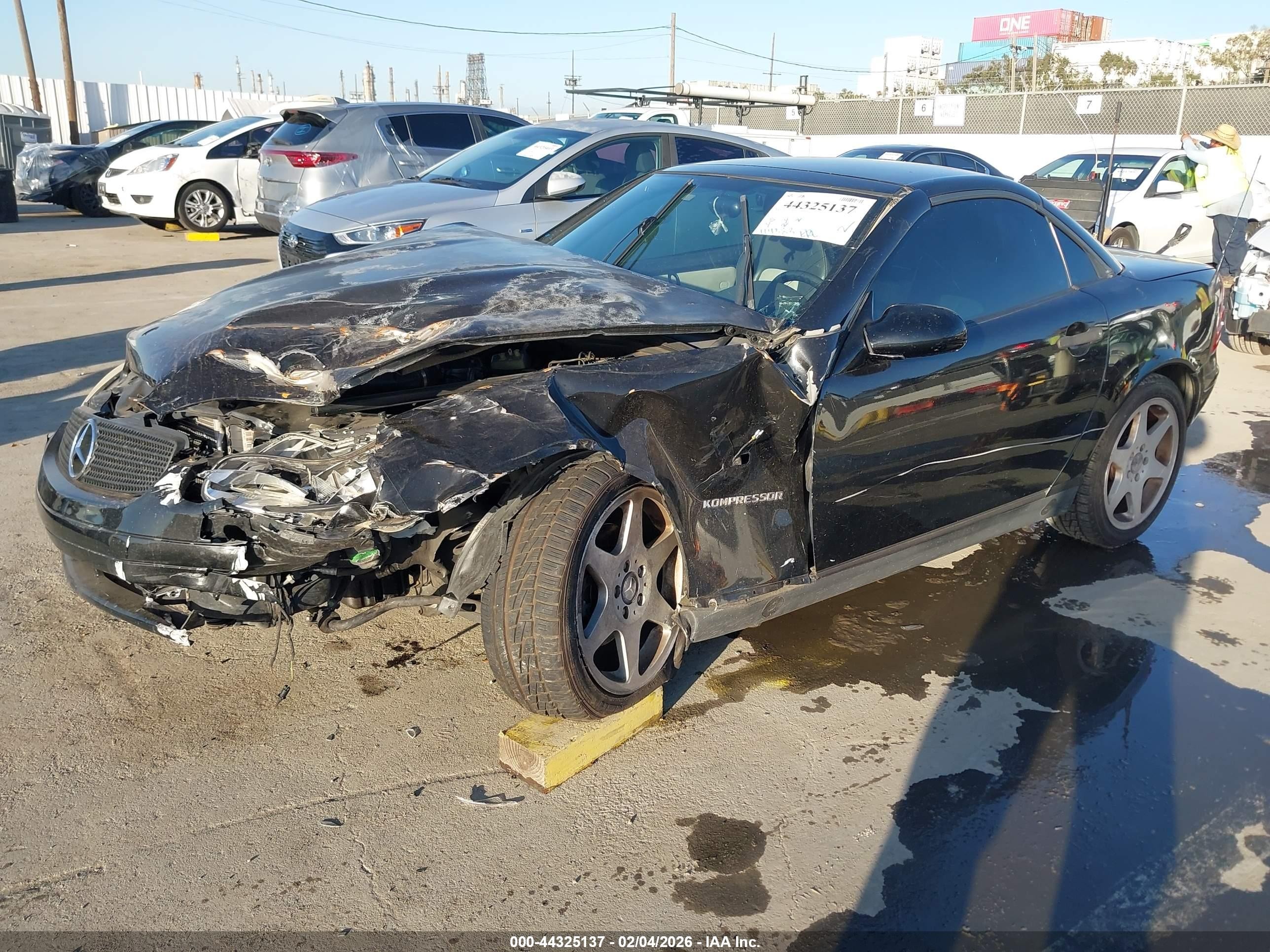 2000 Mercedes-benz Slk 230 Kompressor Black vin: WDBKK47F1YF168337