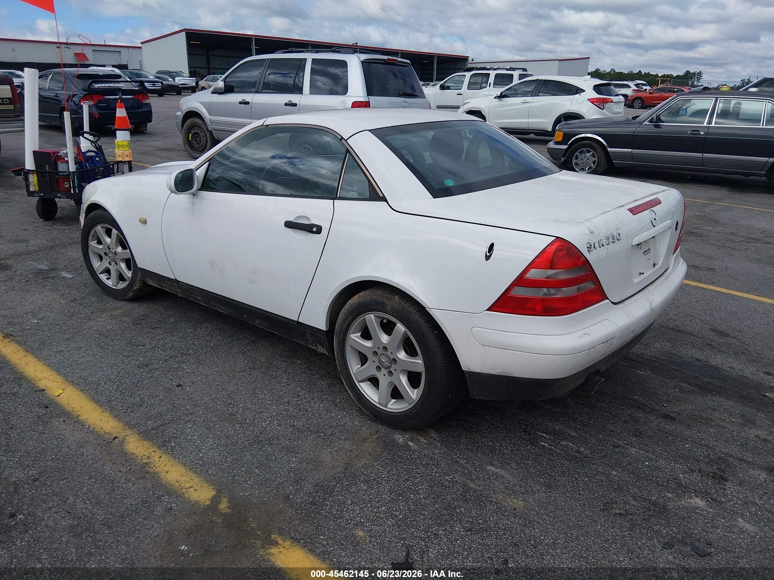 1998 Mercedes-benz Slk 230   White vin: WDBKK47F2WF065604