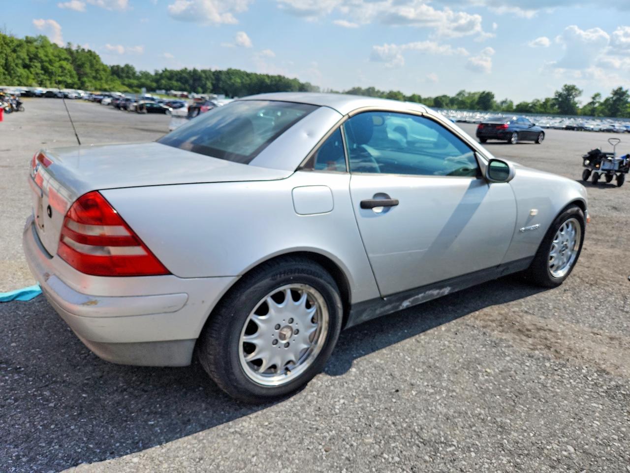 1999 Mercedes-benz Slk 230 Kompressor Серебряный vin: WDBKK47F2XF114740