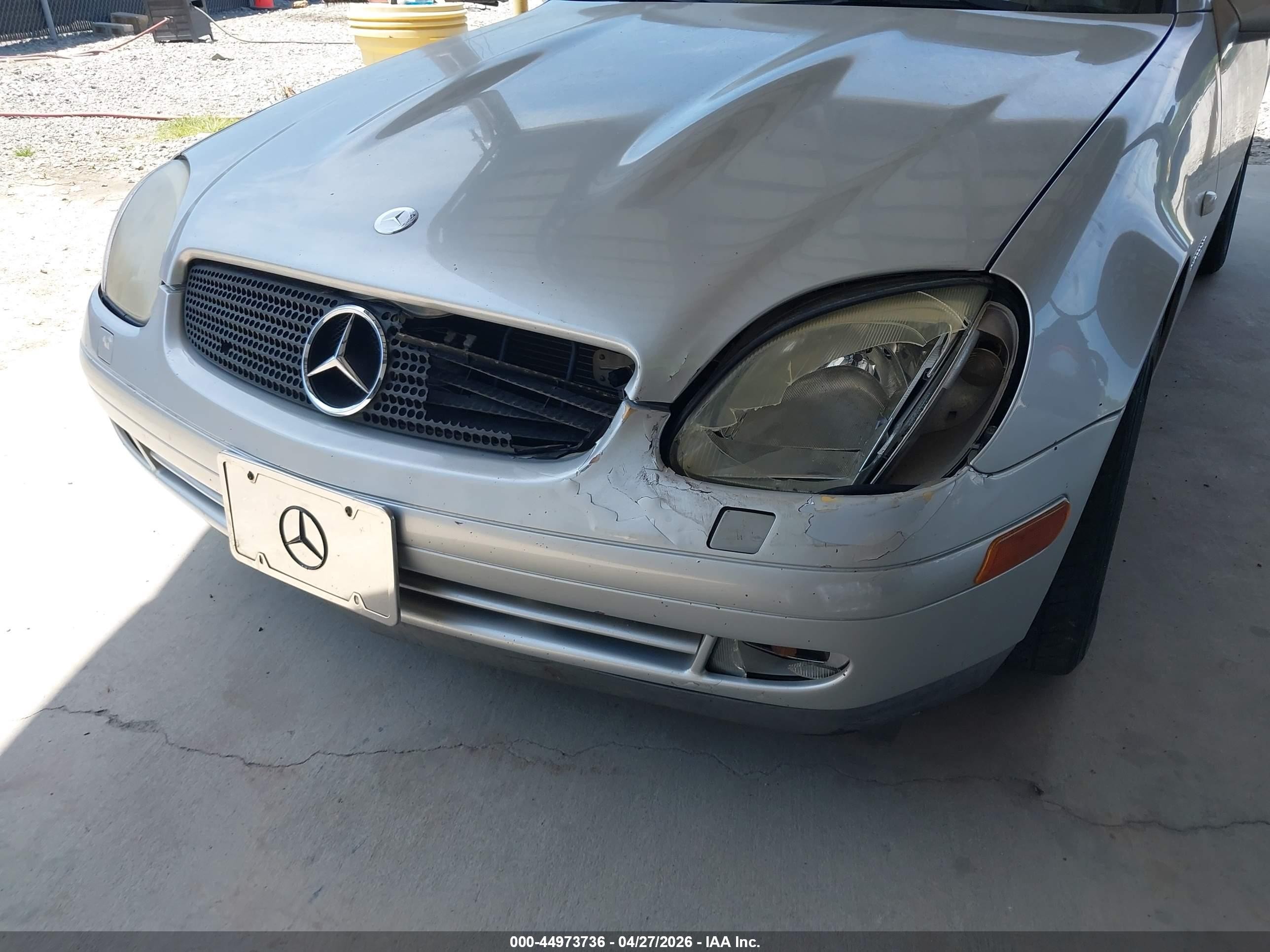 2000 Mercedes-benz Slk 230 Kompressor Серебряный vin: WDBKK47F2YF153829
