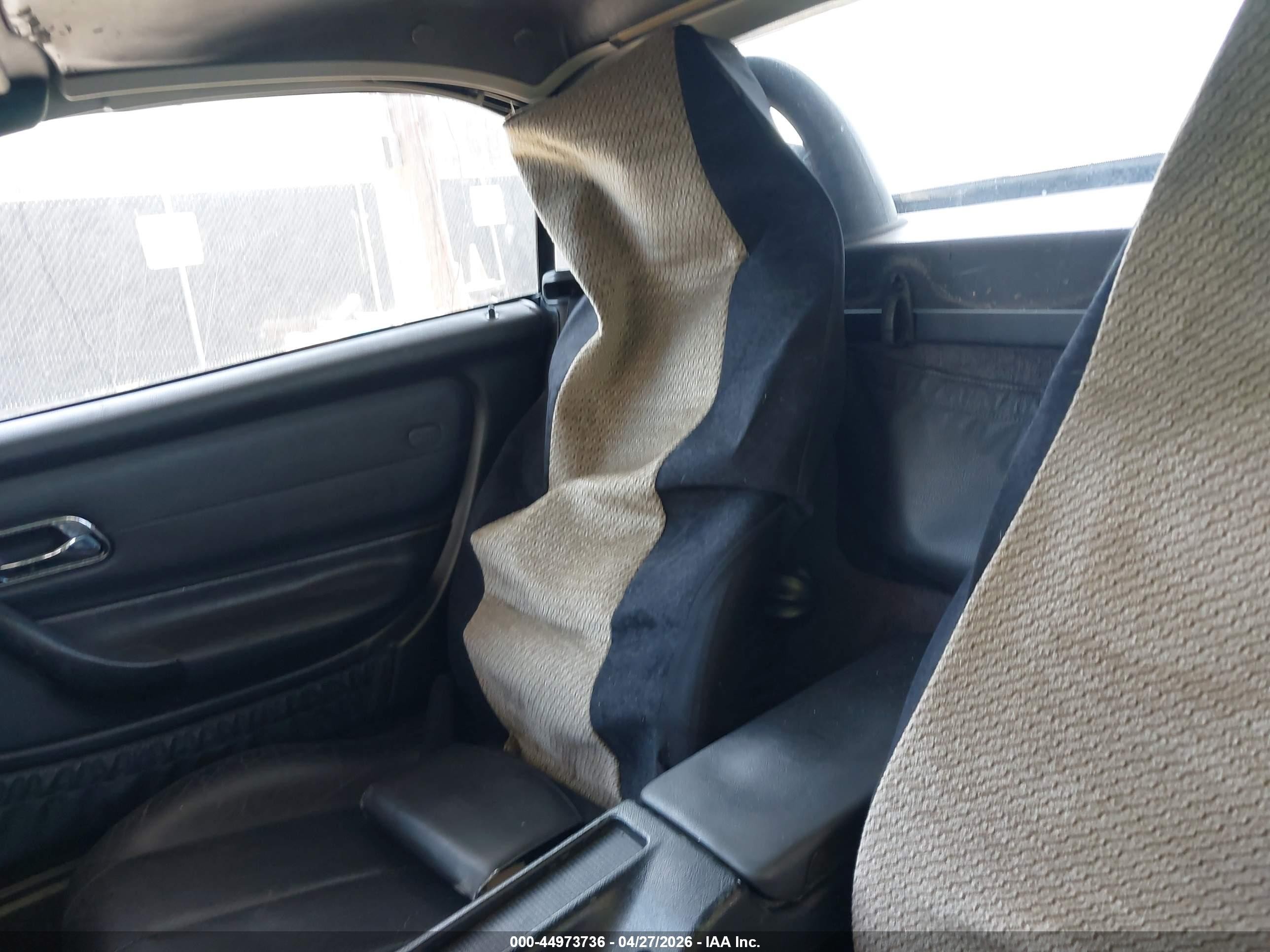 2000 Mercedes-benz Slk 230 Kompressor Серебряный vin: WDBKK47F2YF153829