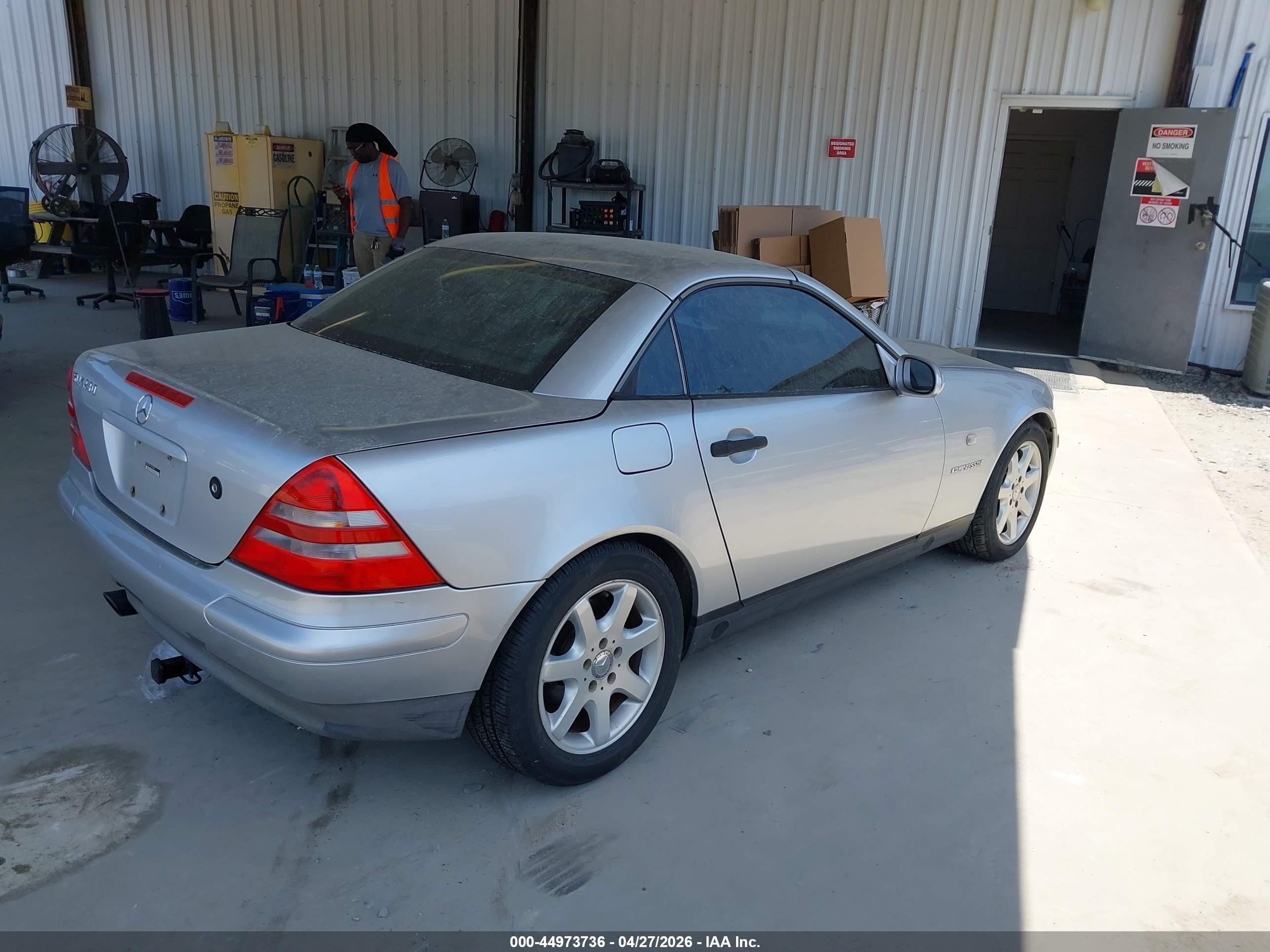 2000 Mercedes-benz Slk 230 Kompressor Серебряный vin: WDBKK47F2YF153829