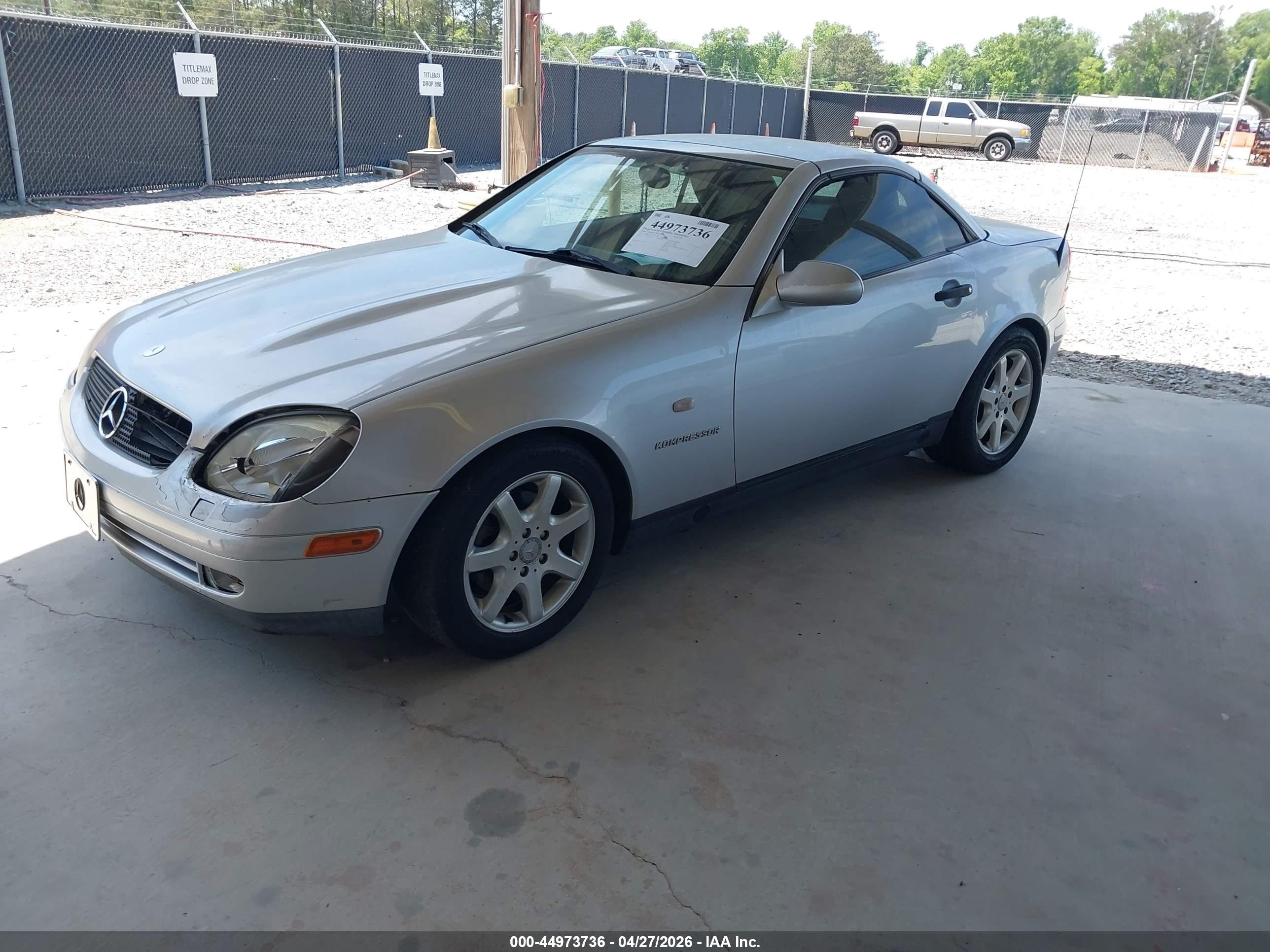 2000 Mercedes-benz Slk 230 Kompressor Серебряный vin: WDBKK47F2YF153829